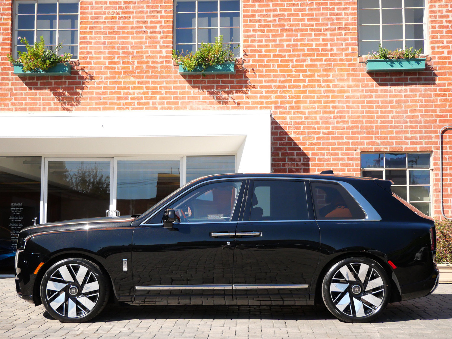 New 2027 Rolls-Royce Cullinan SUV
