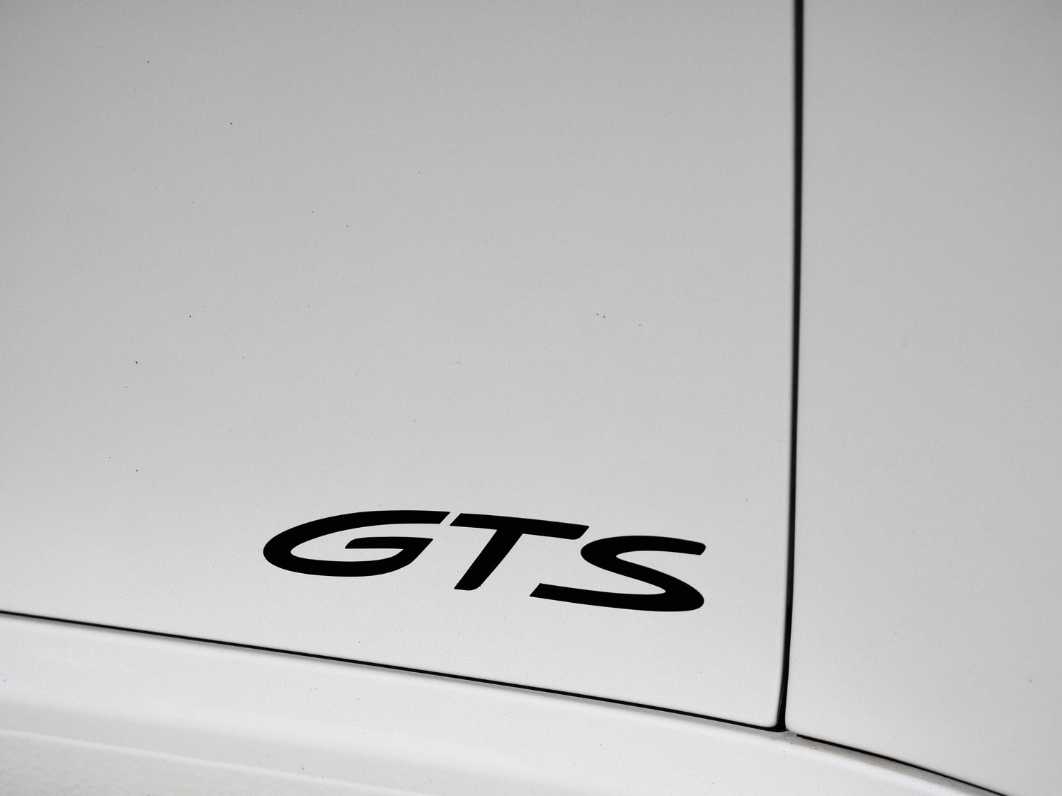 2024 Porsche 911 Targa 4 GTS photo 6