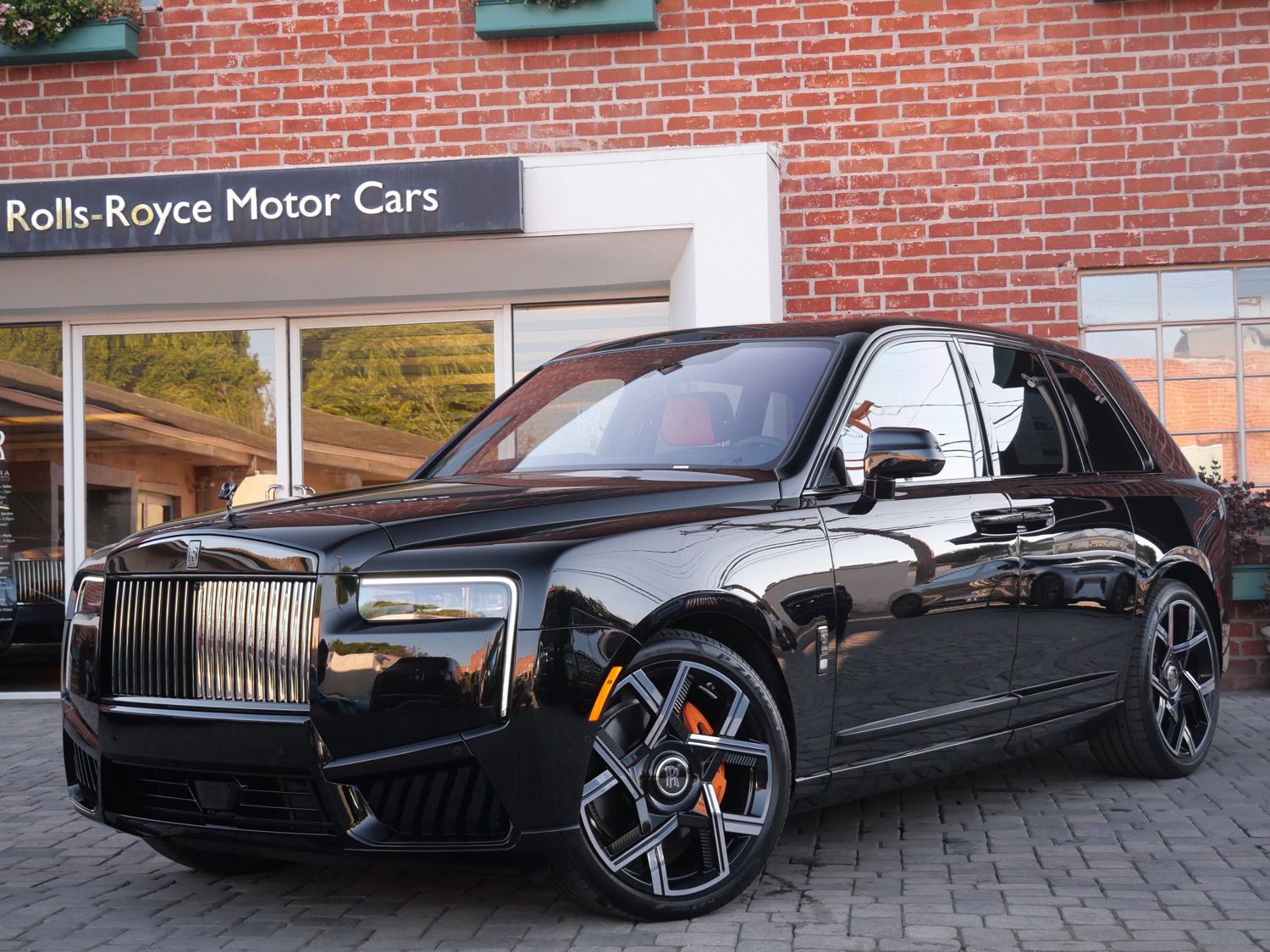 2027 Rolls-Royce Cullinan Black Badge's photo