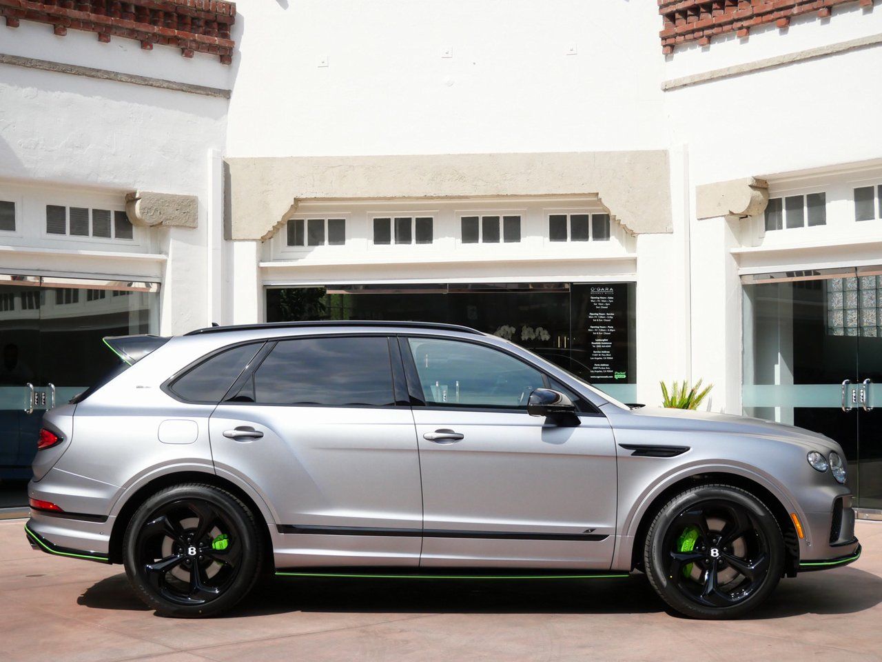 2025 Bentley Bentayga S Black Edition photo 4