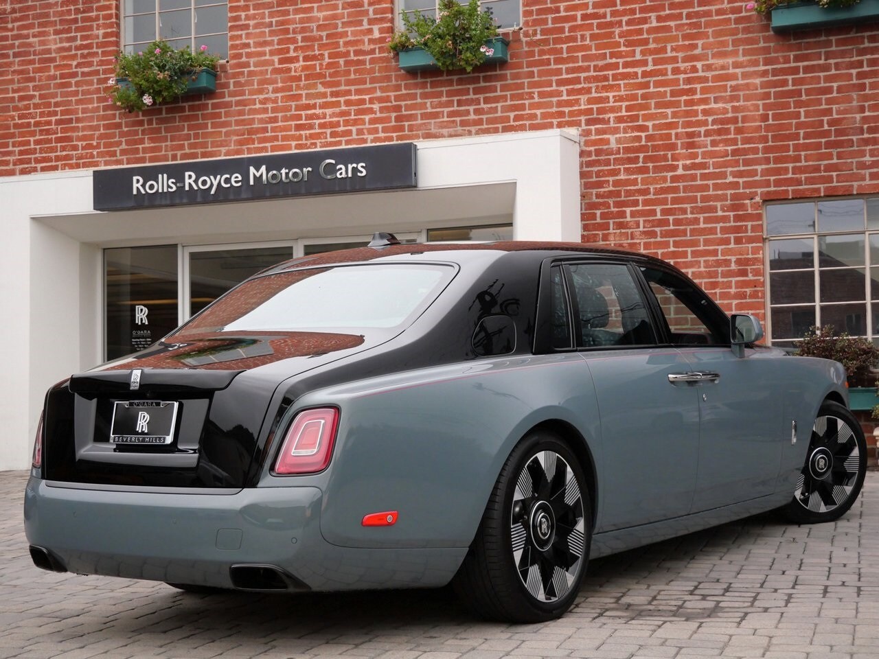 2023 Rolls Royce Phantom RR11 photo 2