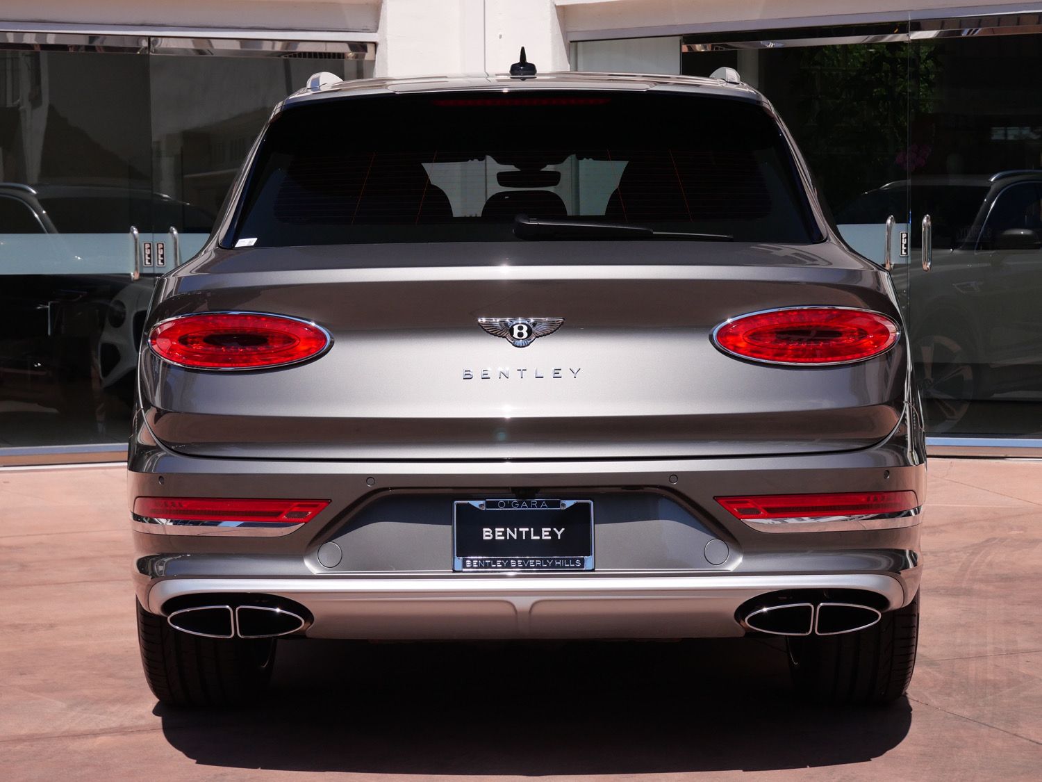 2023 Bentley Bentayga EWB Azure photo 3