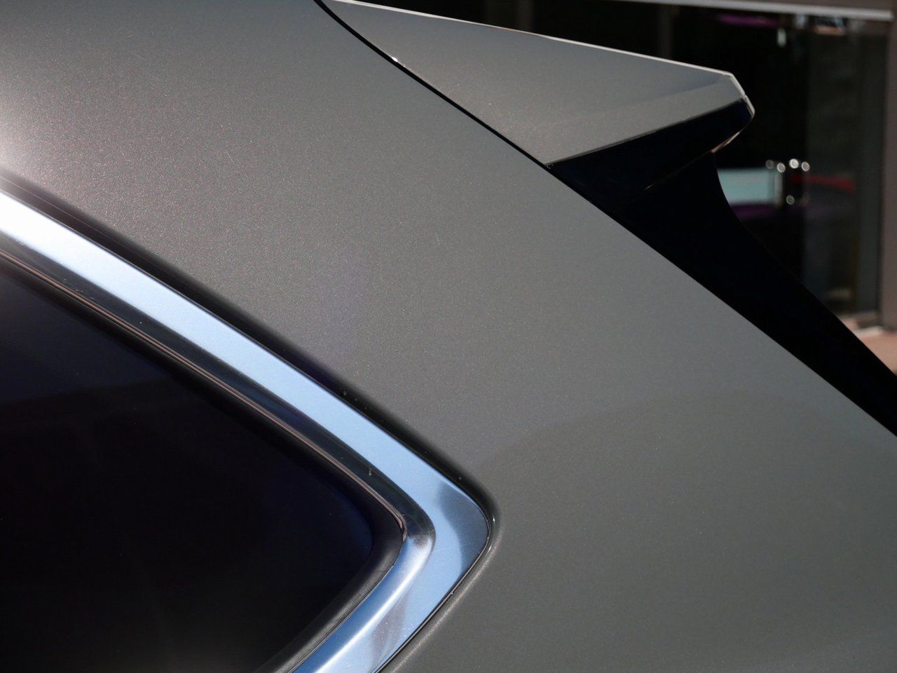 2025 Bentley Bentayga V8 photo 6