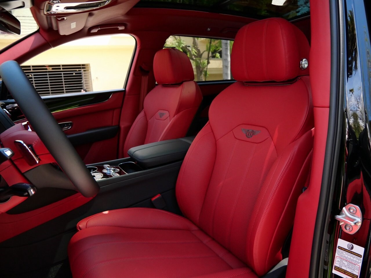 2024 Bentley Bentayga EWB photo 2