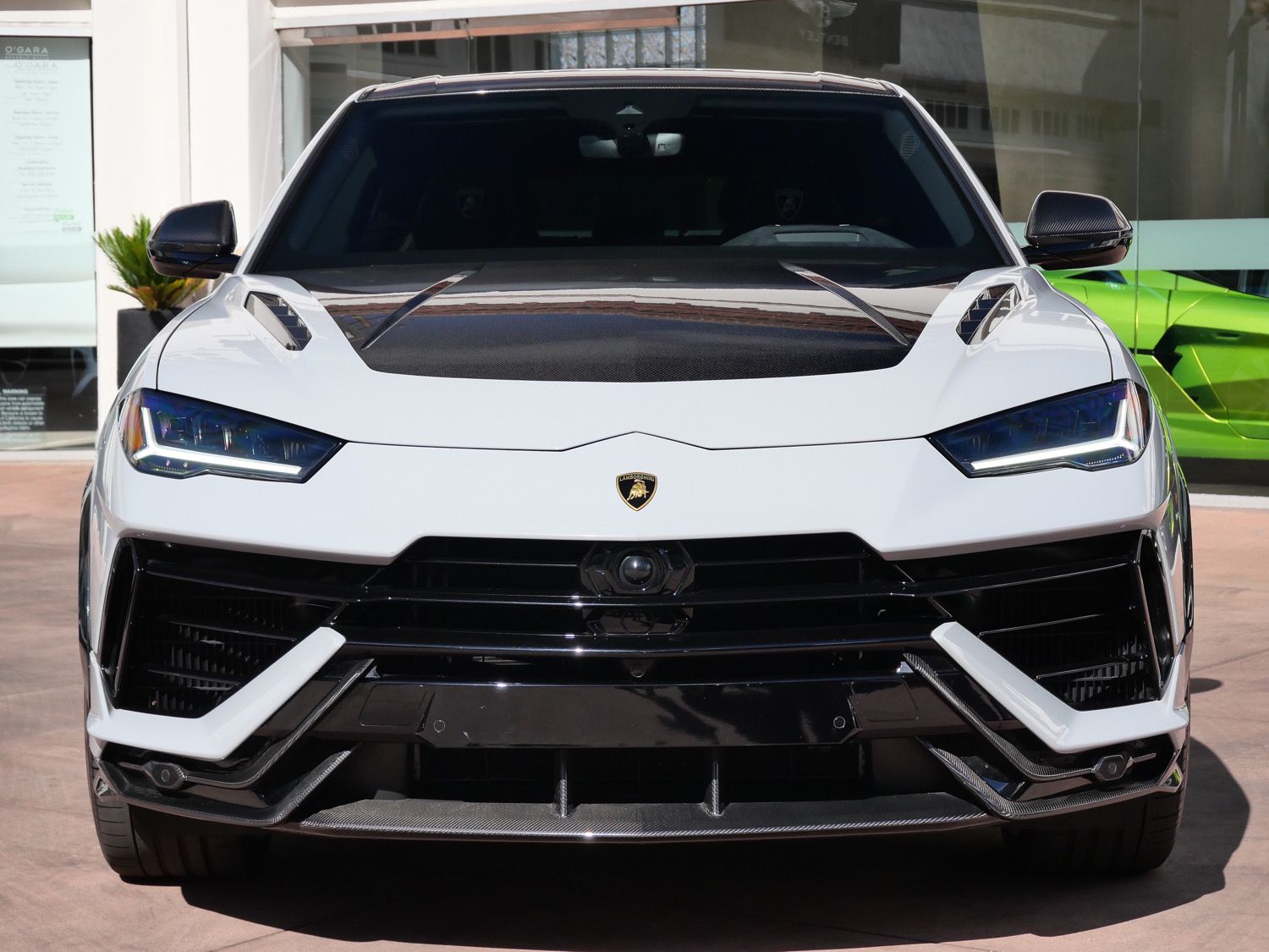 2024 Lamborghini Urus Performante photo 2
