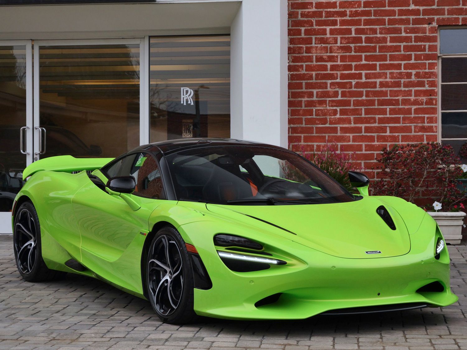 2024 McLaren 750S 4.0 V8's photo