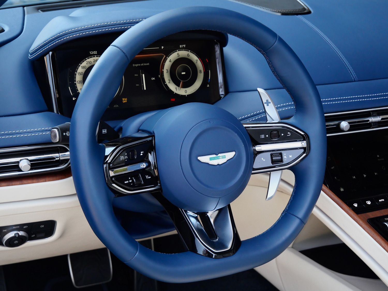 2025 Aston Martin DB12 Base - Photo 6