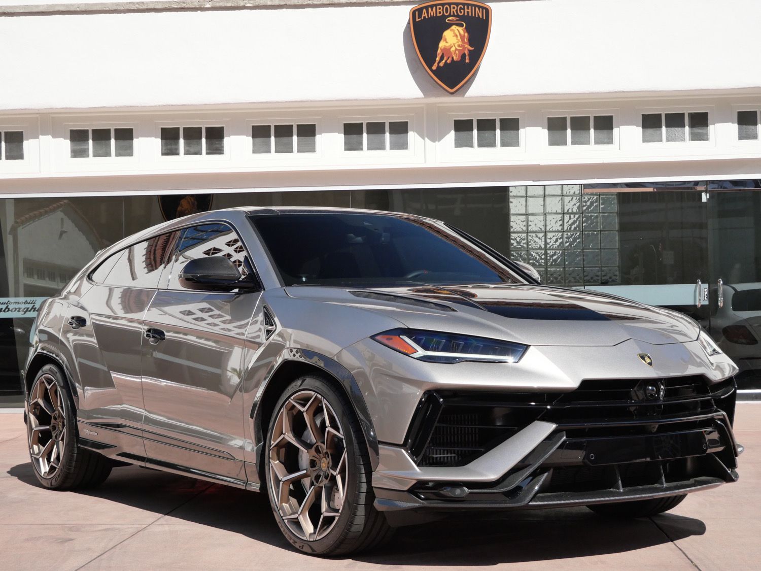 2023 Lamborghini Urus 4.0 V8 Performante's photo