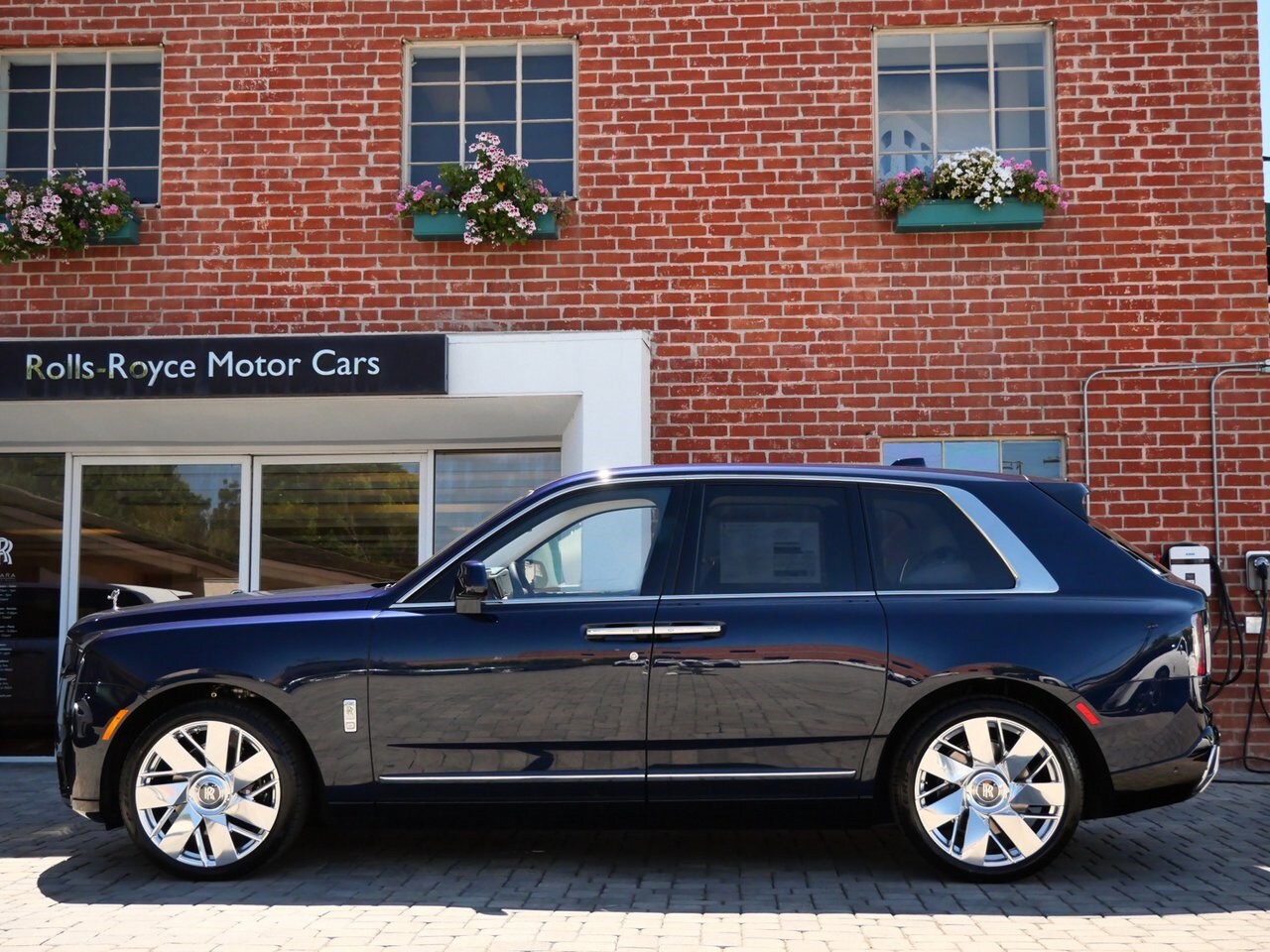 2025 Rolls Royce Cullinan RR photo 3