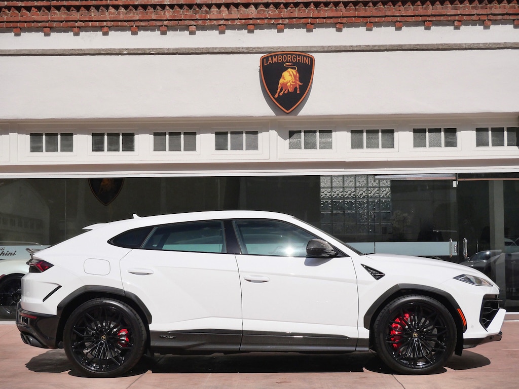 New 2026 Lamborghini Urus SE SUV