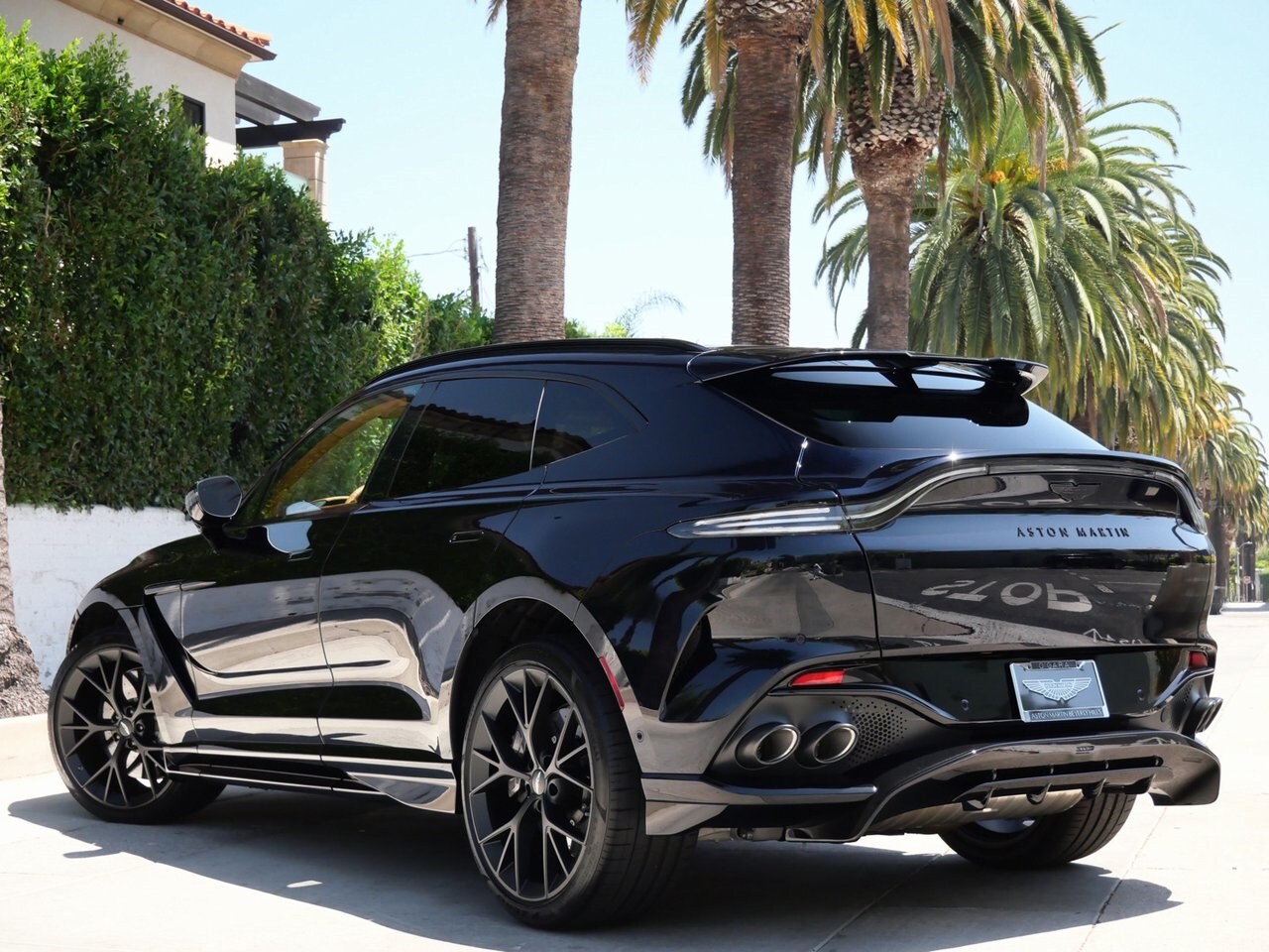 2025 Aston Martin DBX AM8 DBX707 photo 2
