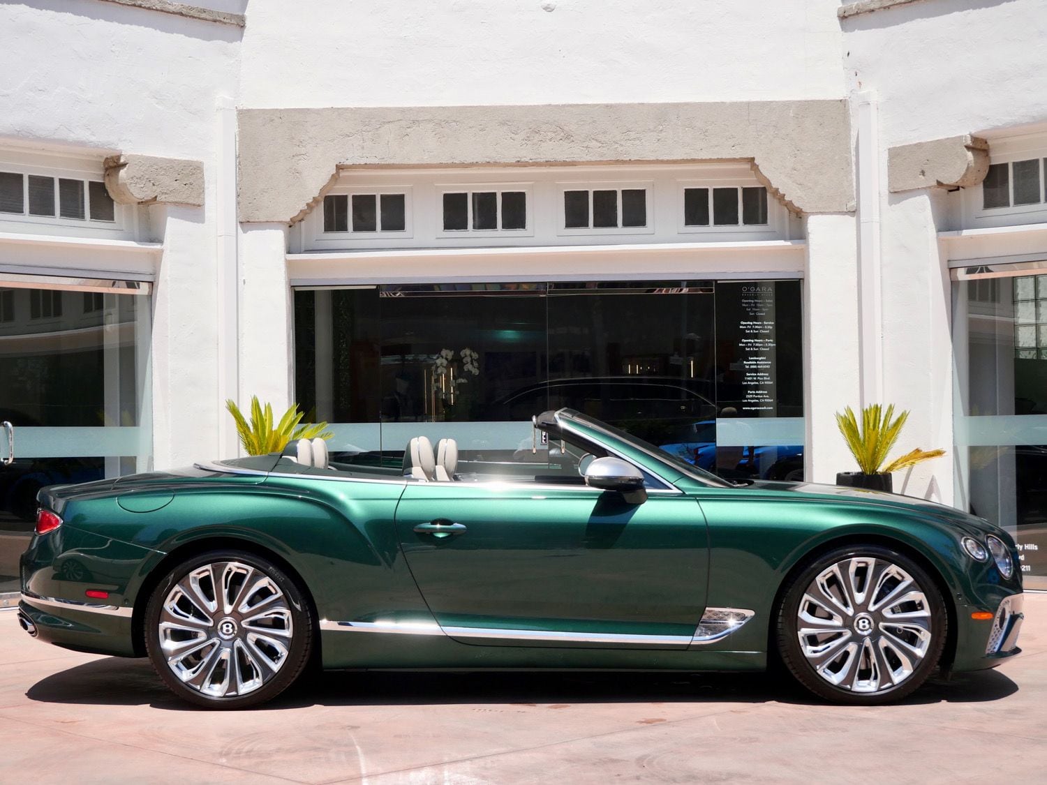 2022 Bentley Continental GTC V8 Mulliner photo 4