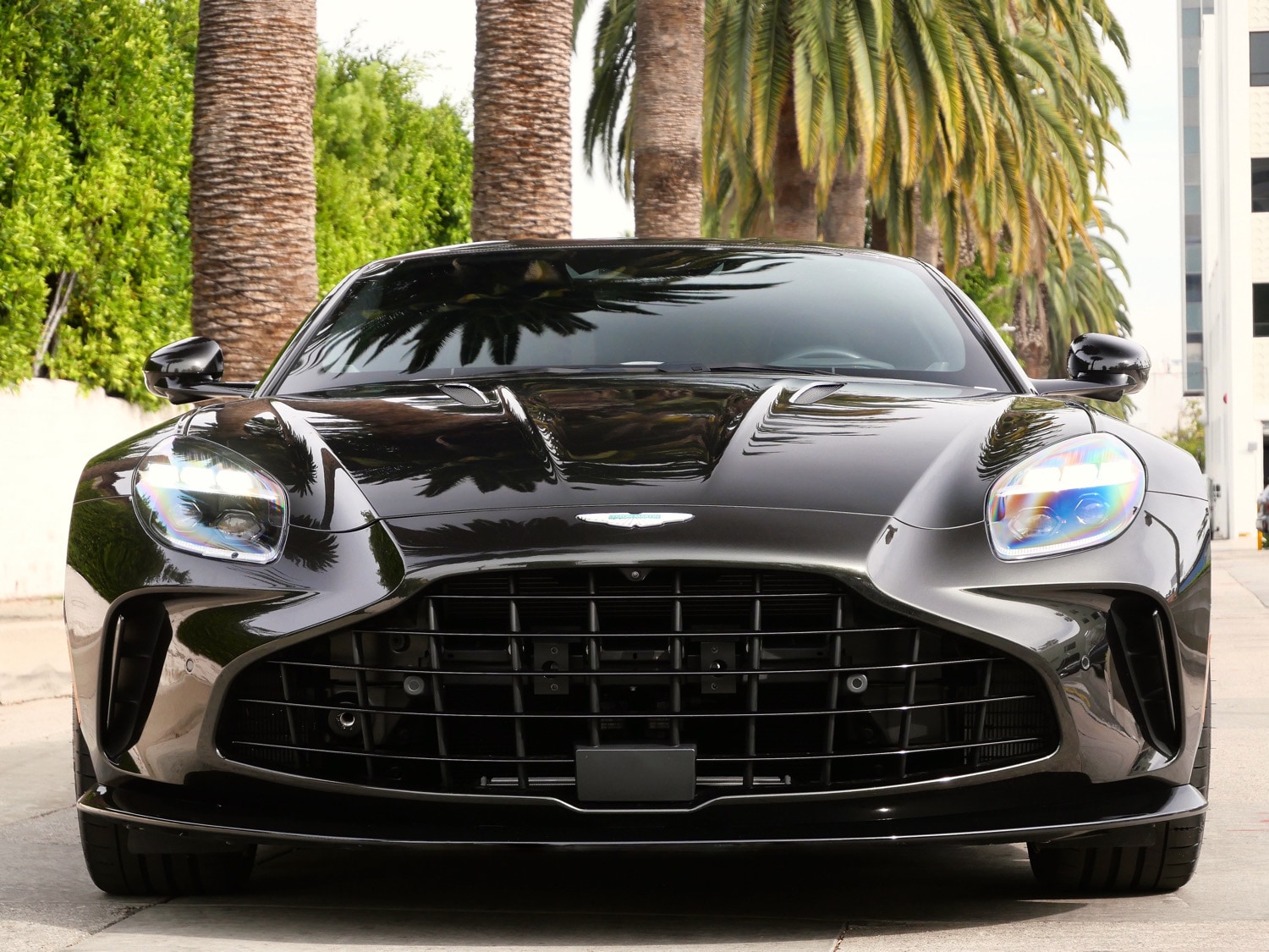 2025 Aston Martin Vantage photo 6