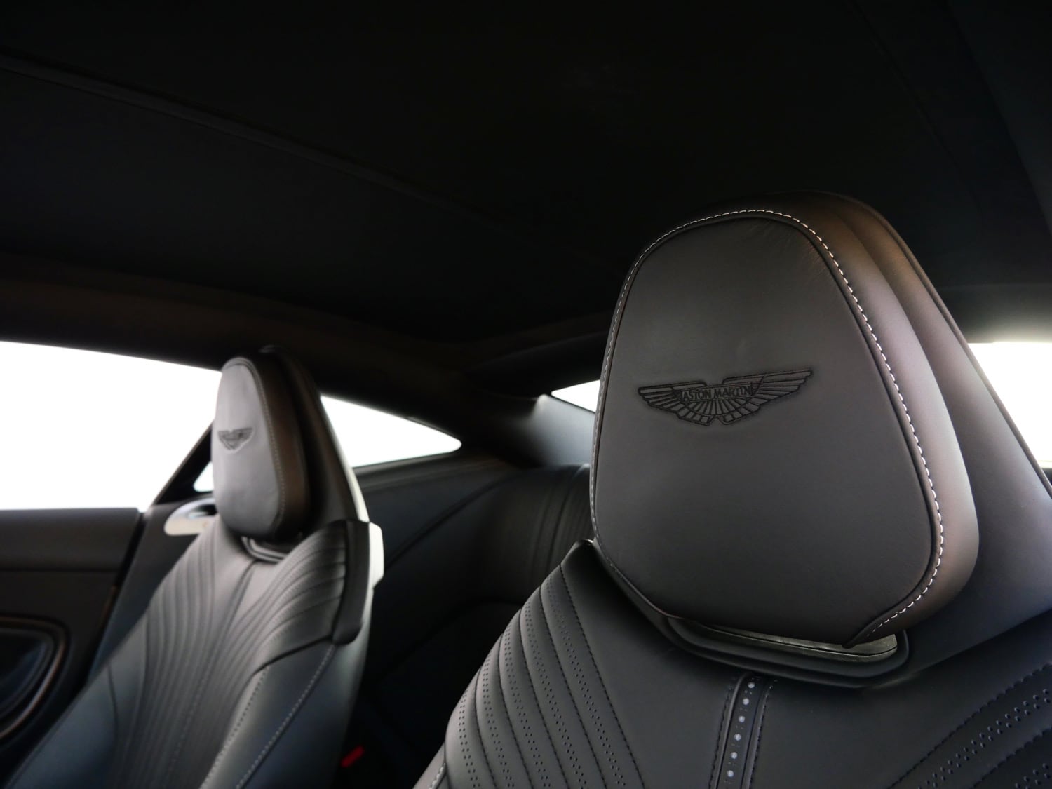 2018 Aston Martin DB11 V12 photo 4