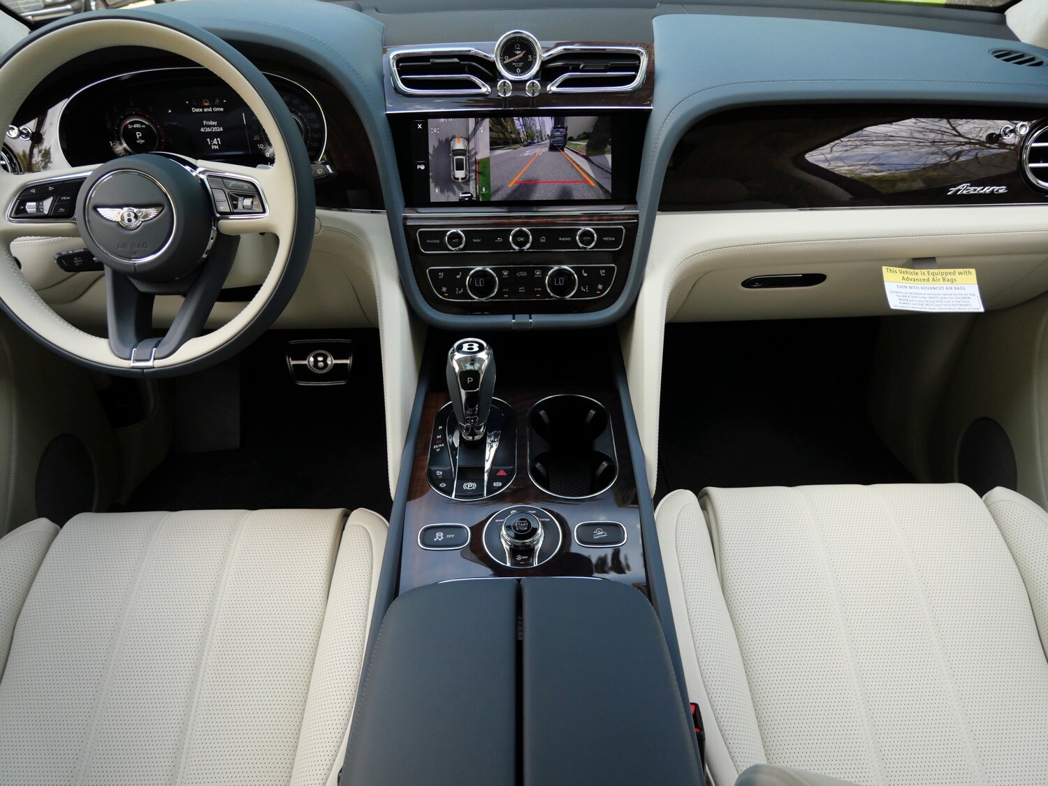 2024 Bentley Bentayga Azure photo 4