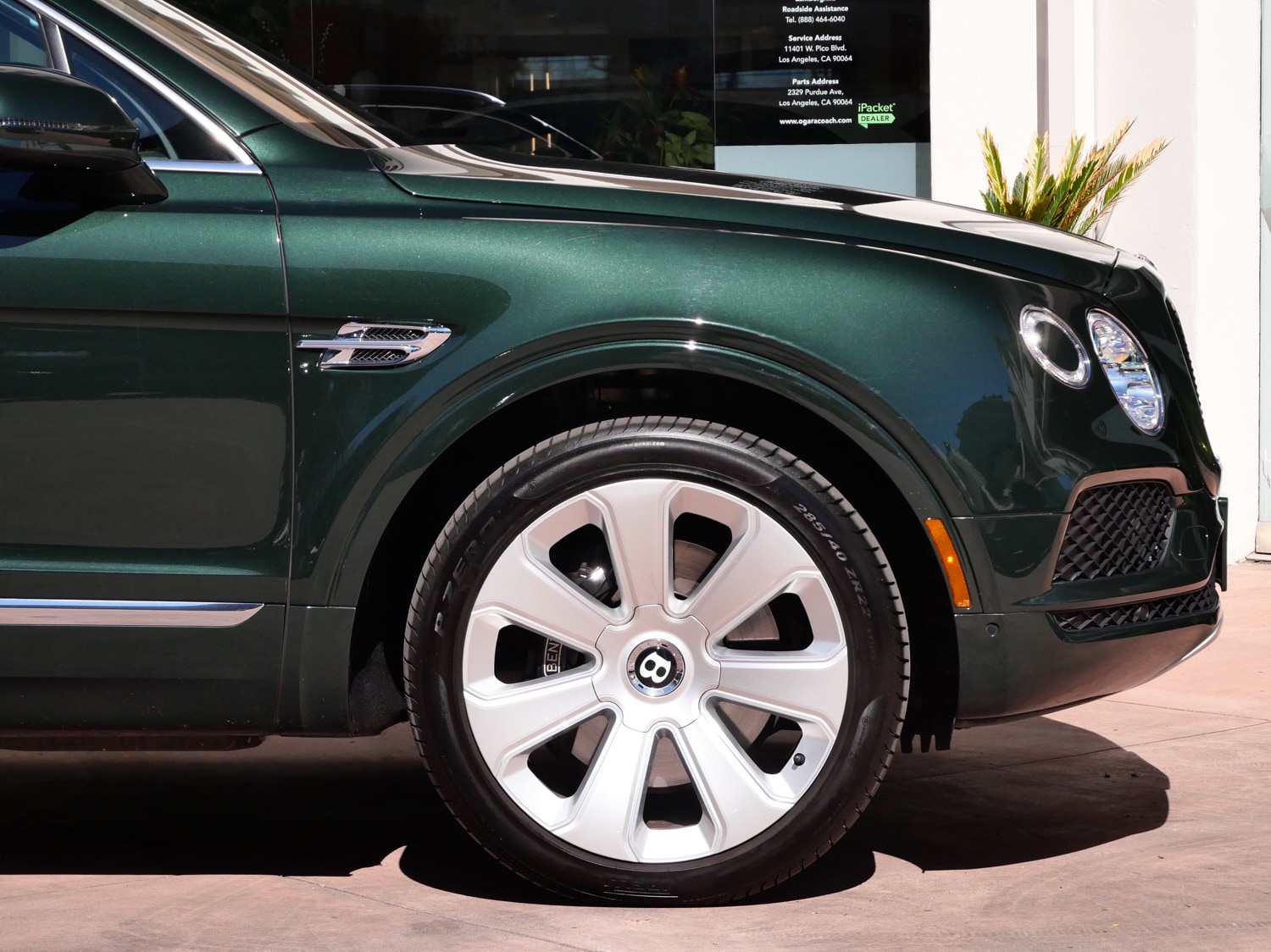 2020 Bentley Bentayga V8 photo 5