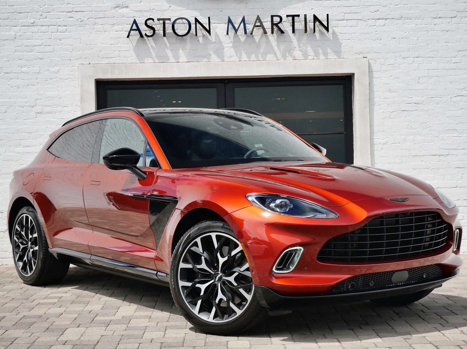 2021 Aston Martin DBX 4.0 V8 AWD's photo