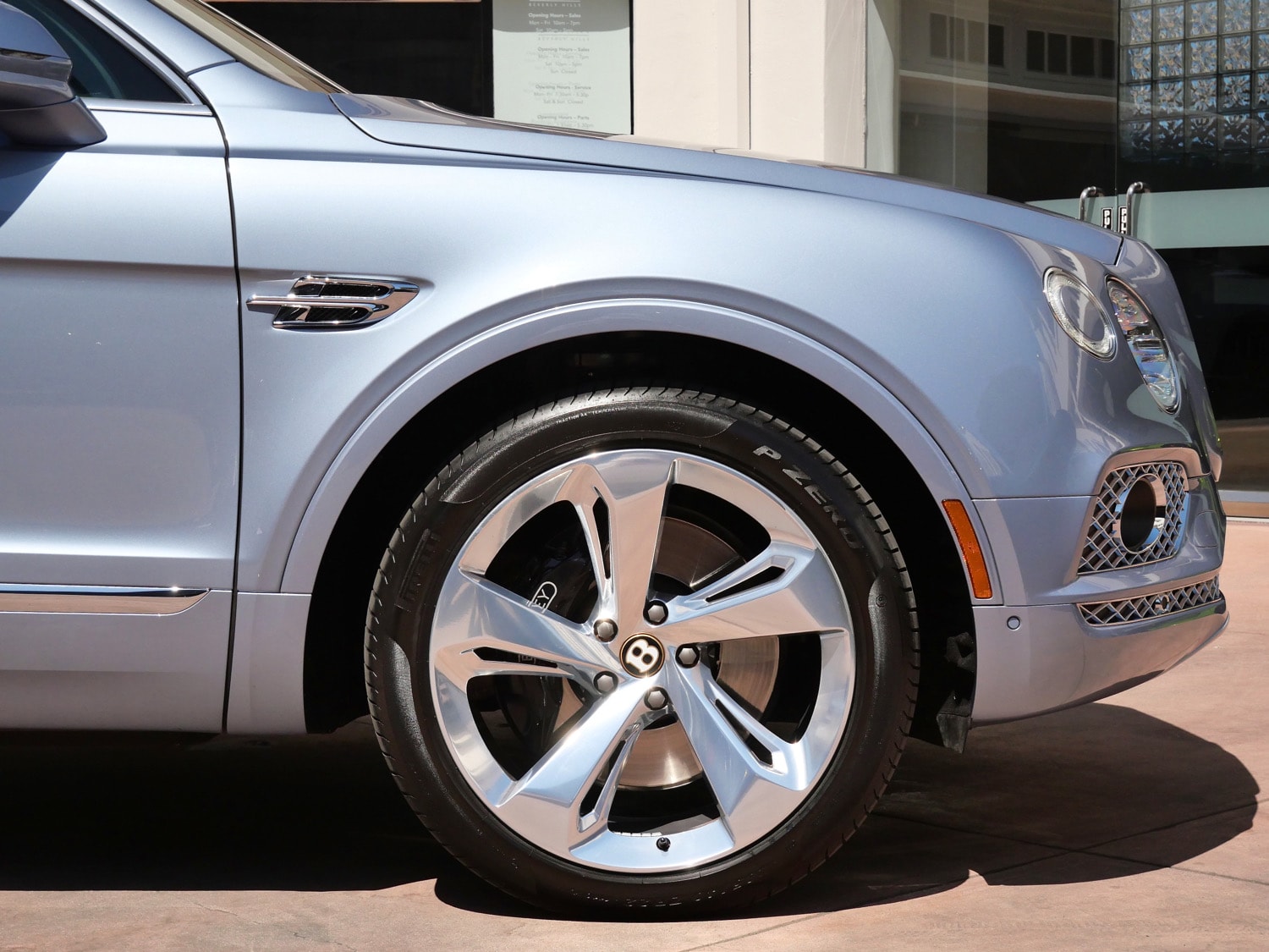 2019 Bentley Bentayga V8 photo 5