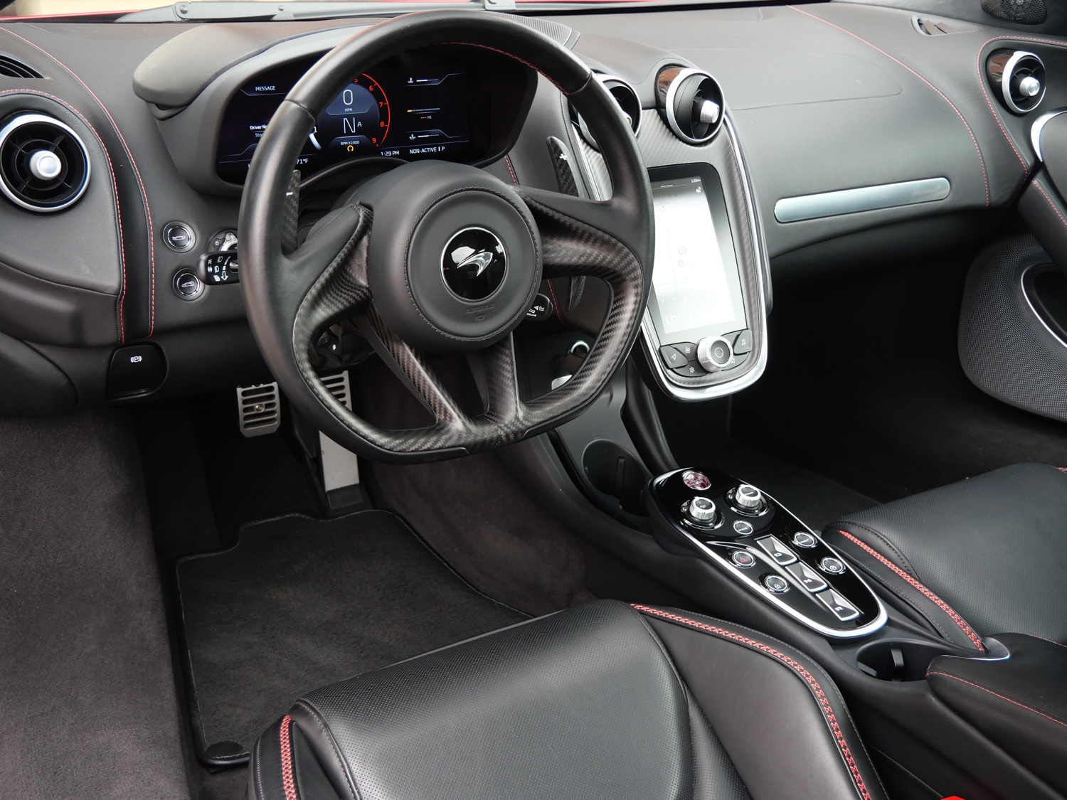 2022 McLaren GT photo 3