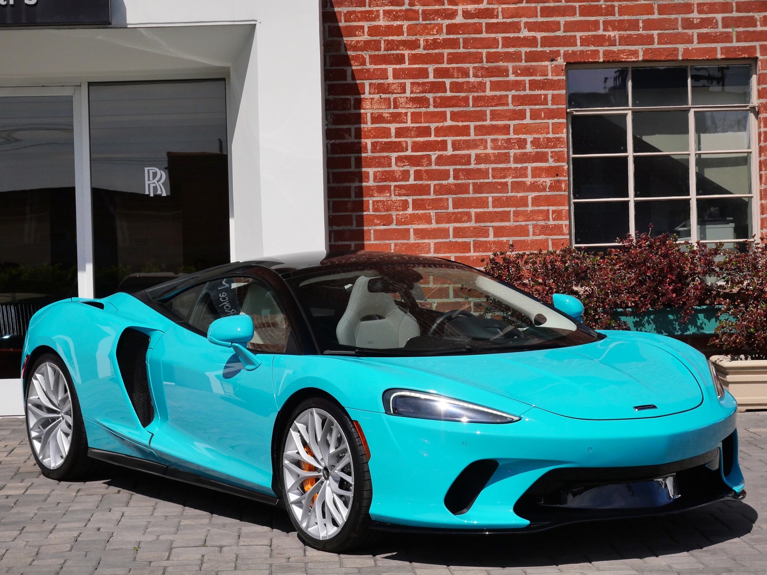 2023 McLaren GT
