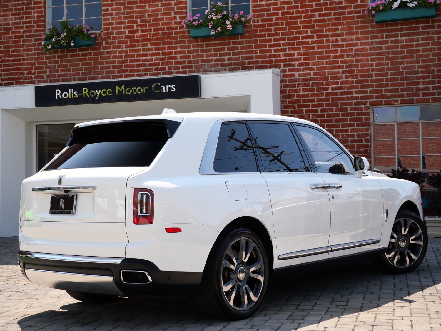 Certified 2019 Rolls-Royce Cullinan Base with VIN SLA689X5XKU114308 for sale in Beverly Hills, CA