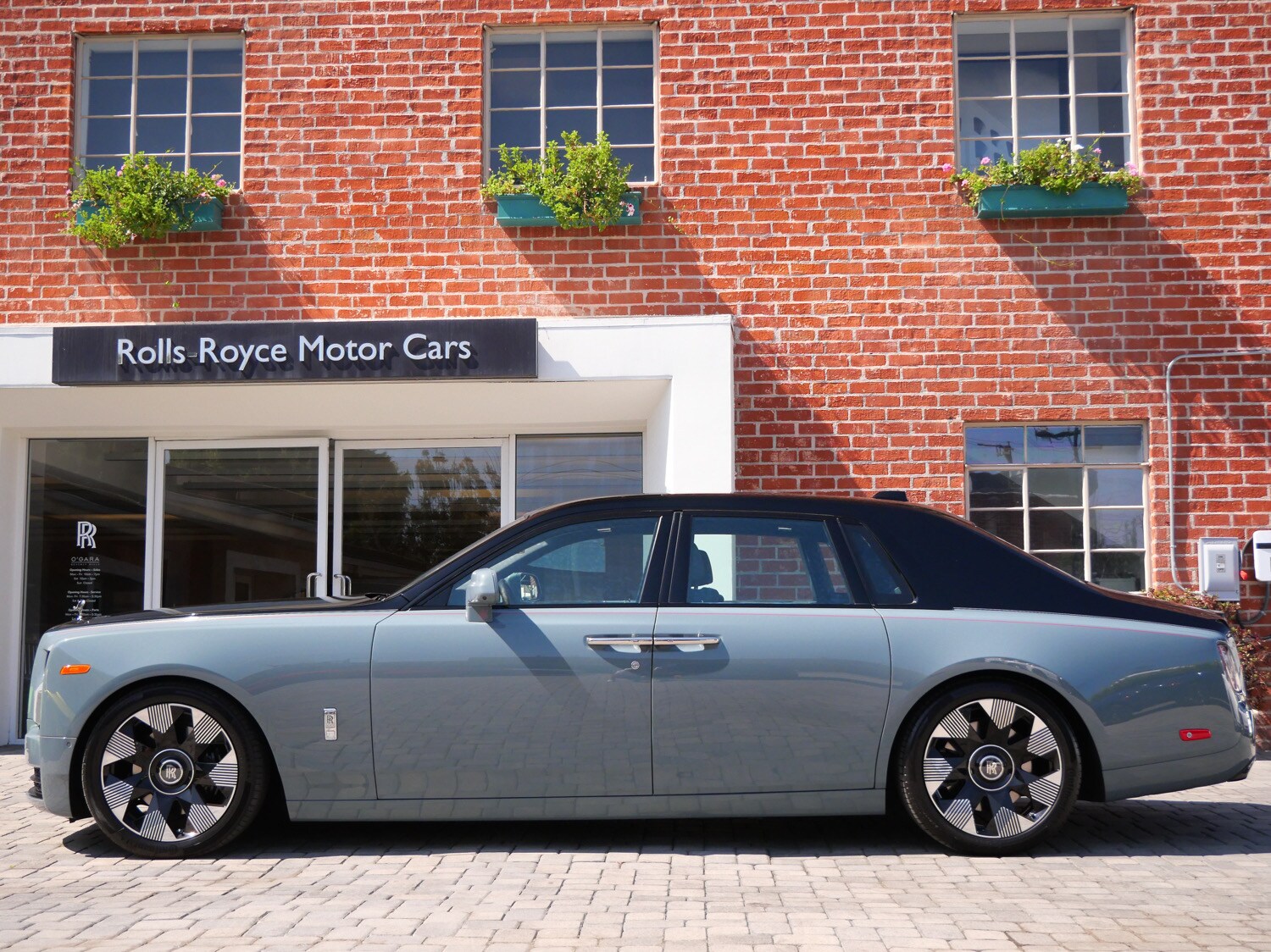 2023 Rolls Royce Phantom RR11 photo 3