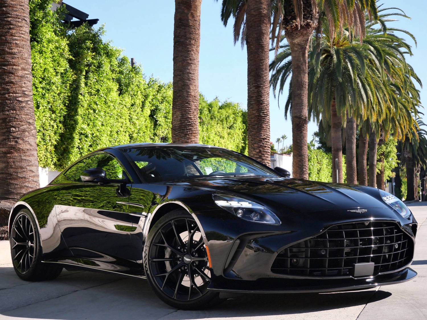 2025 Aston Martin Vantage Coupe 