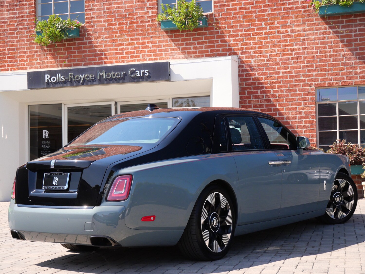 2023 Rolls Royce Phantom RR11 photo 2