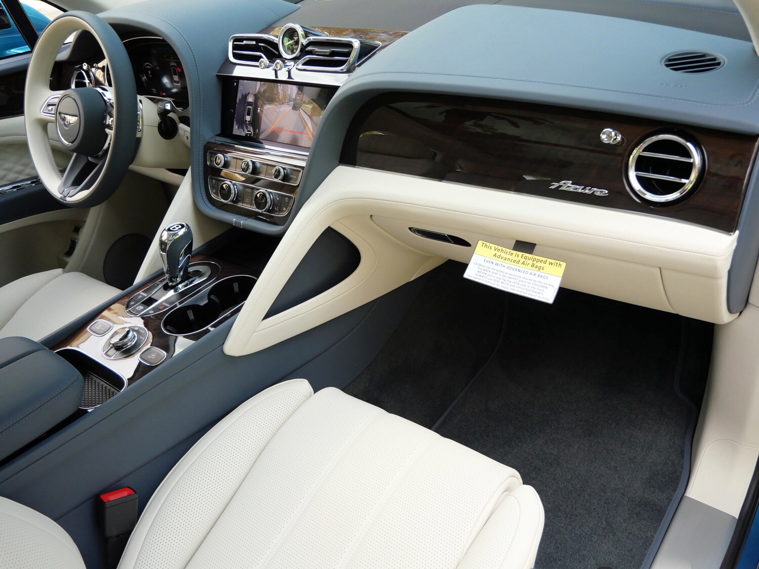 2024 Bentley Bentayga Azure photo 2