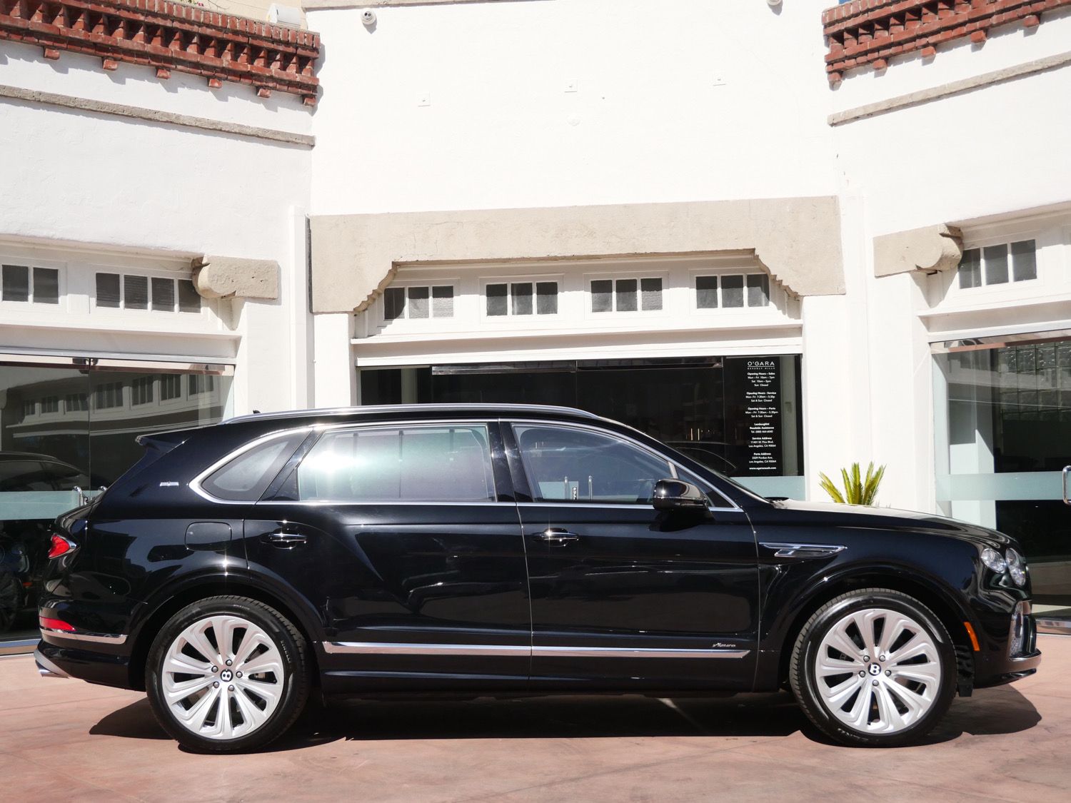 2023 Bentley Bentayga EWB Azure First Edition photo 4