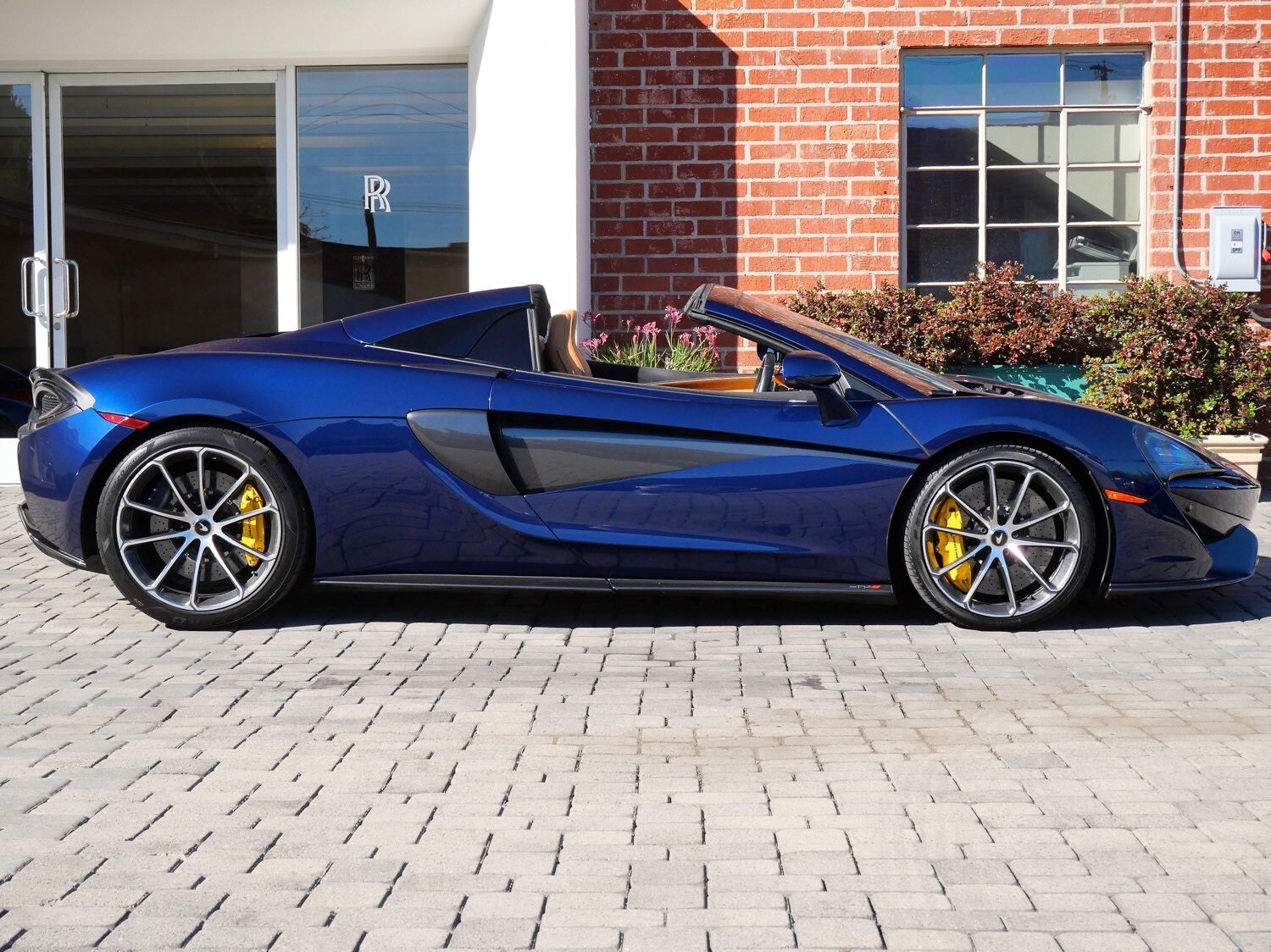 2019 Mclaren 570S Spider photo 2