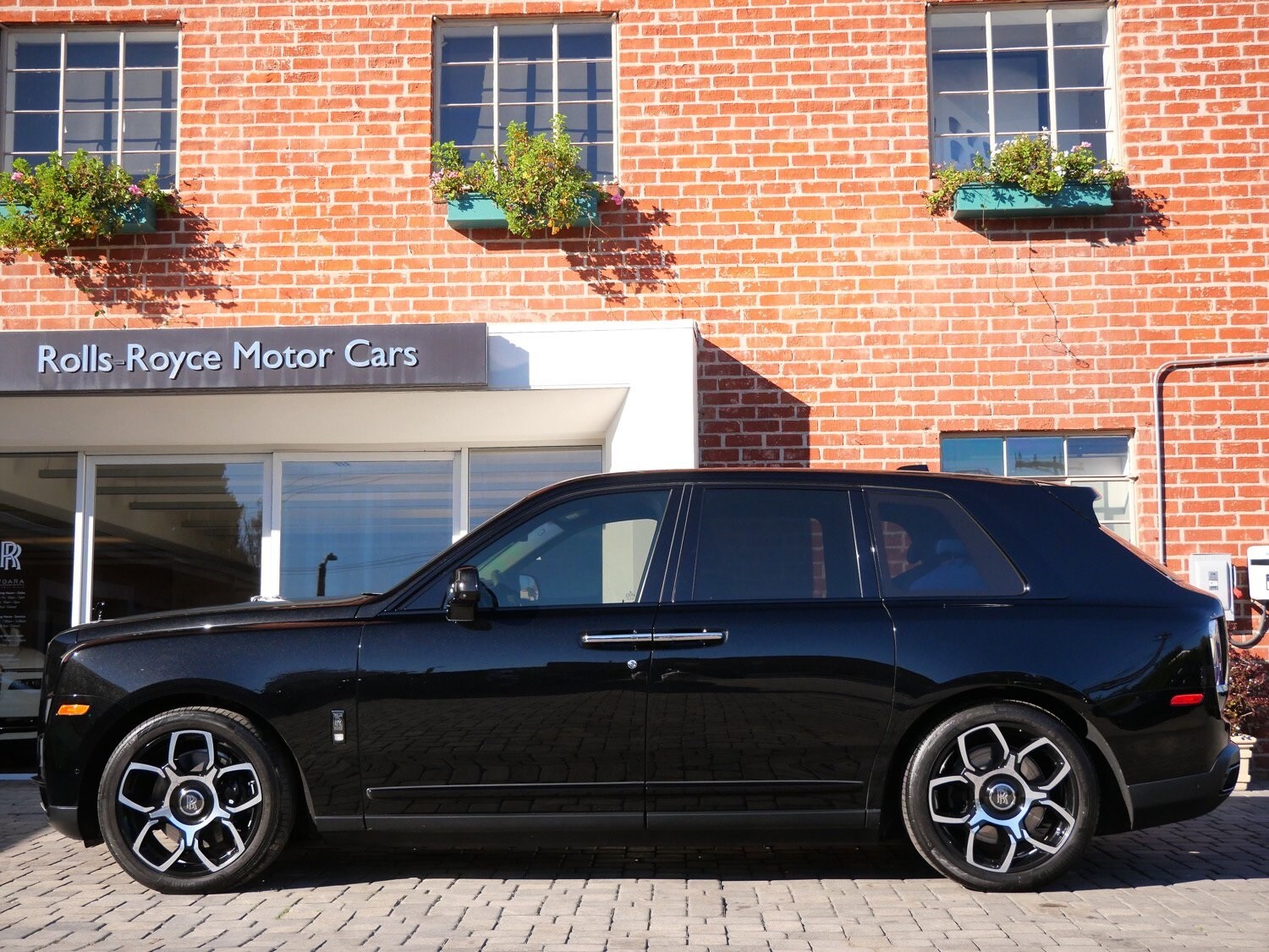 2024 Rolls Royce Cullinan Black Badge photo 3