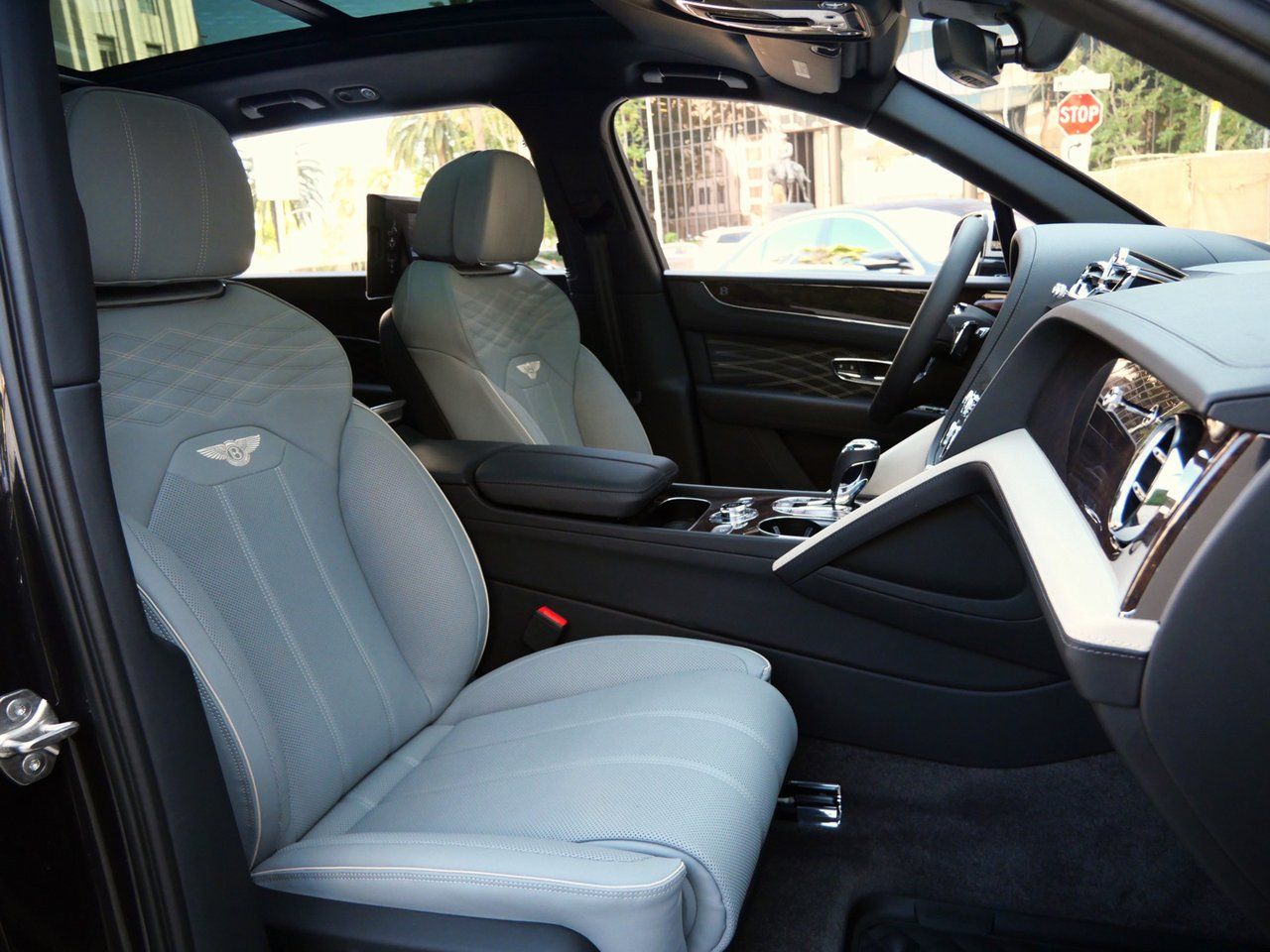 2025 Bentley Bentayga Mulliner - Photo 30