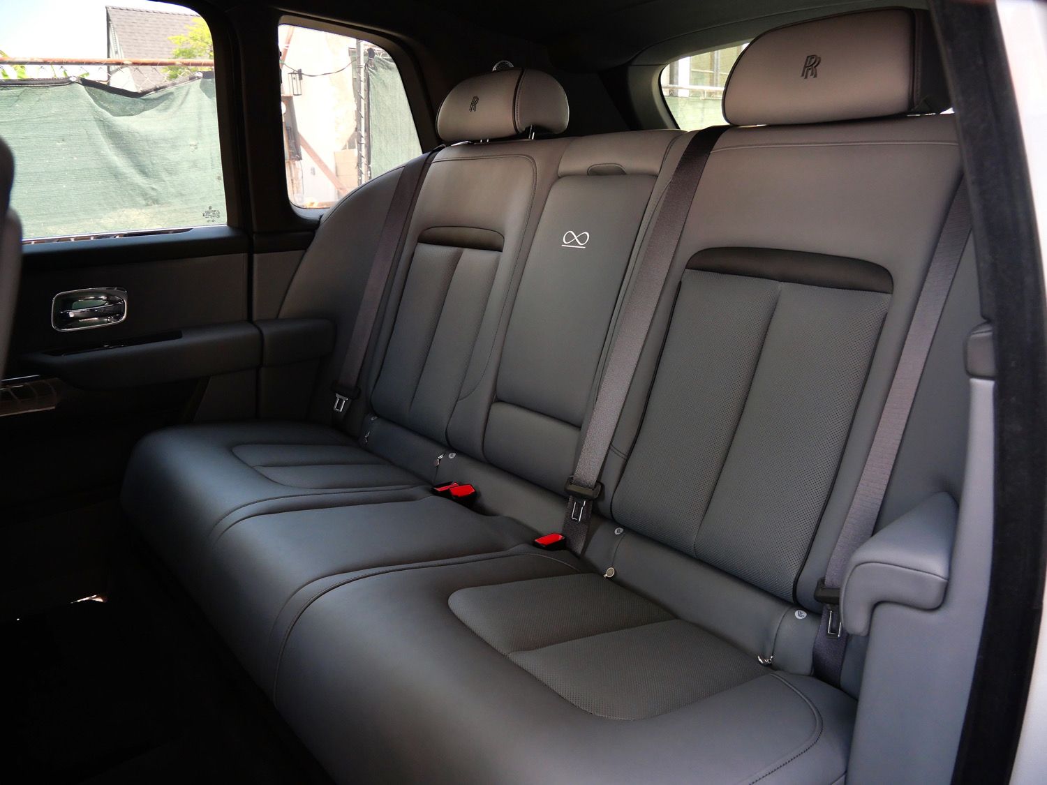 2026 Rolls-Royce Black Badge Cullinan . photo 3