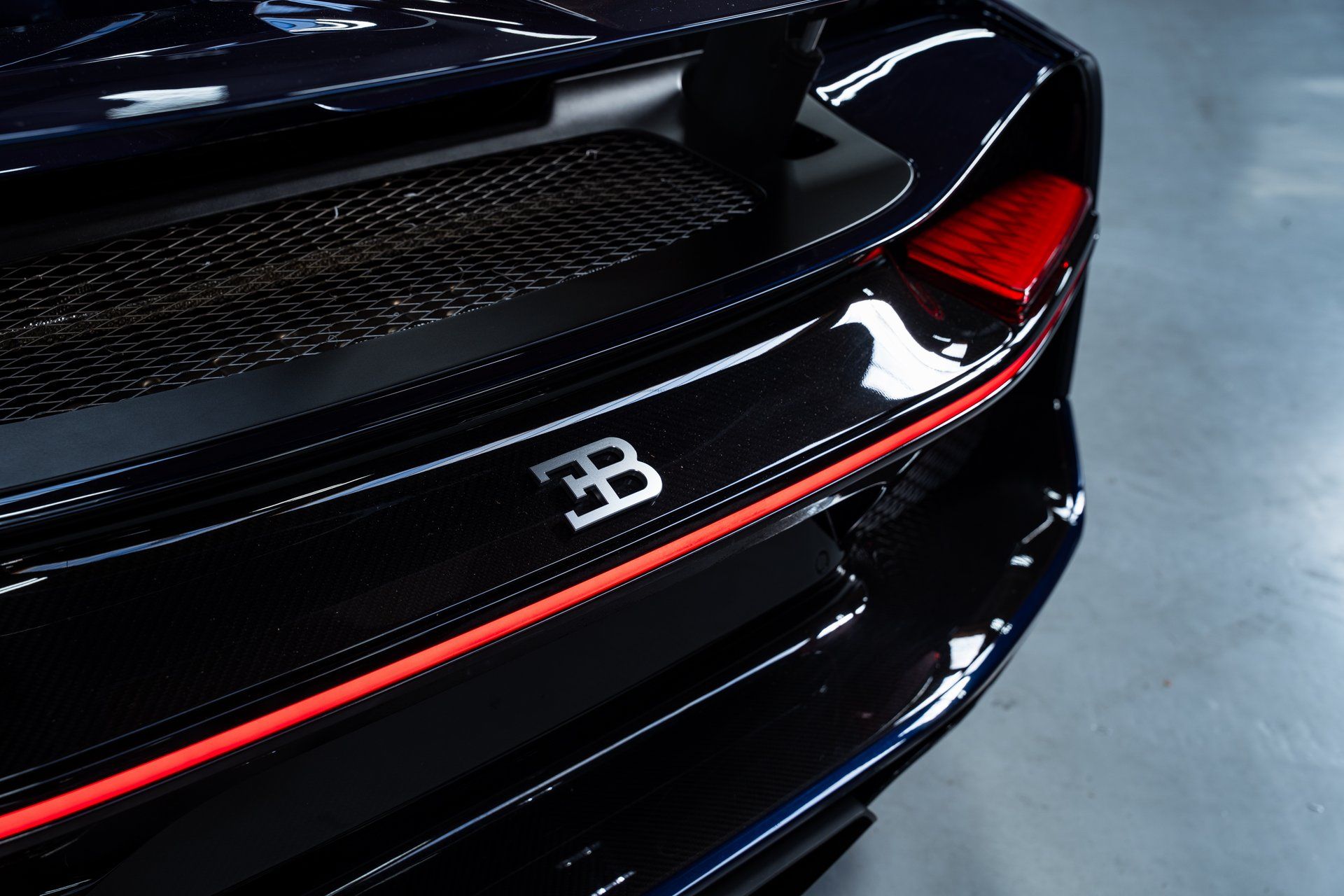 2023 Bugatti Chiron photo 5