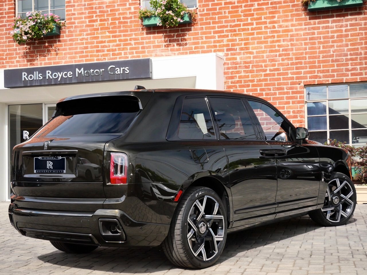 2025 Rolls Royce Cullinan Black Badge photo 2