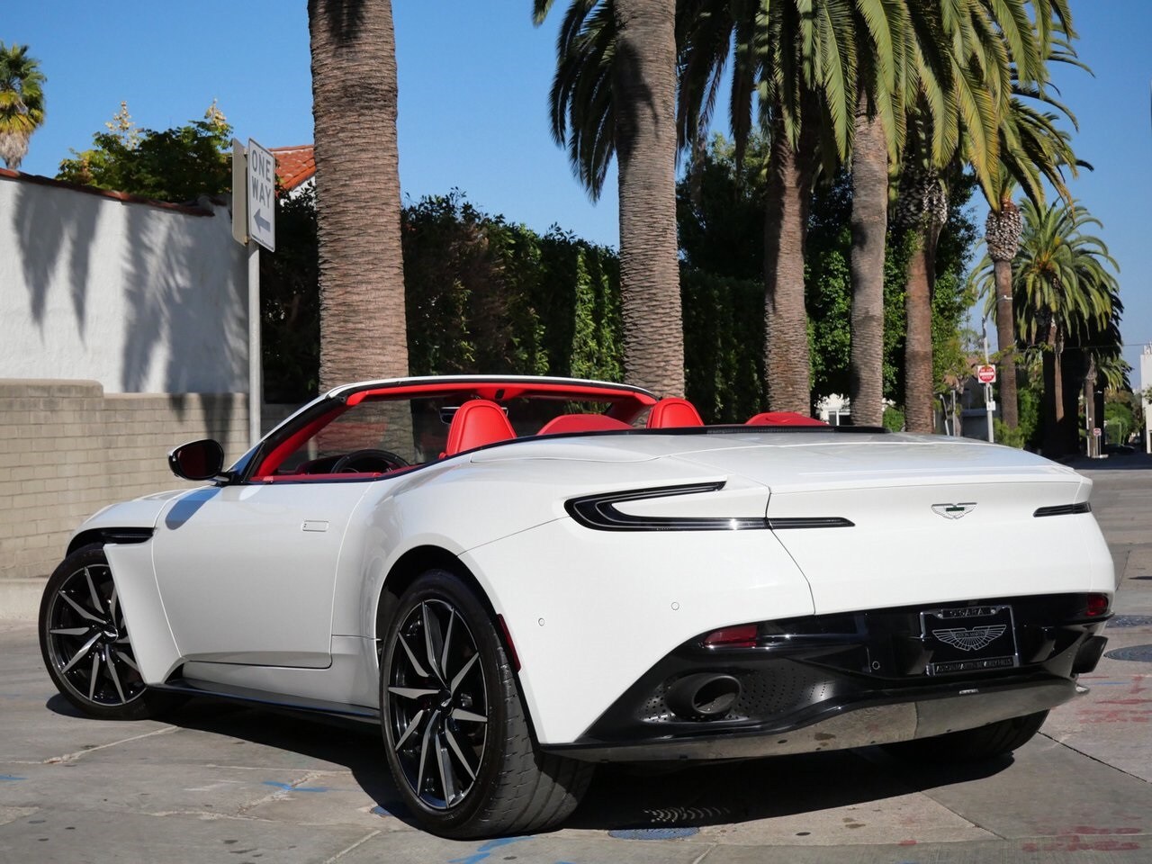 2021 Aston Martin DB11 AM5 photo 2