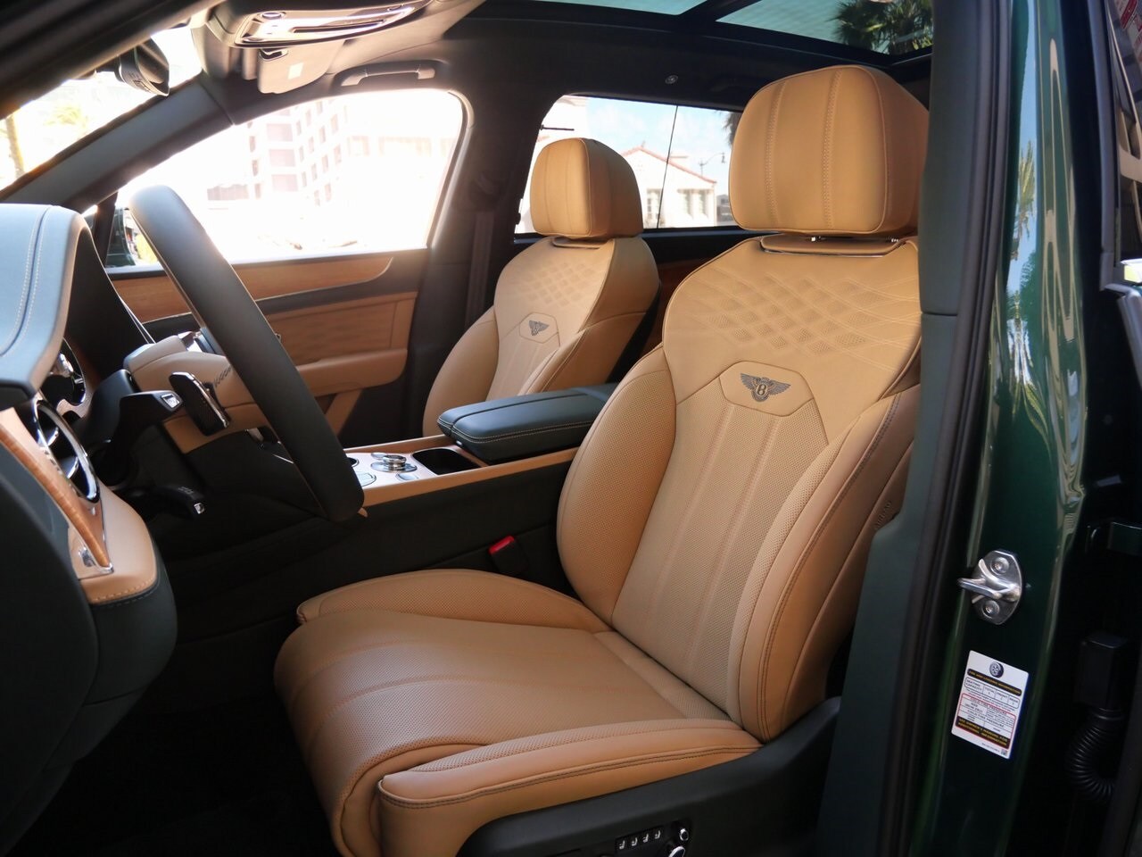 2025 Bentley Bentayga EWB Azure photo 2