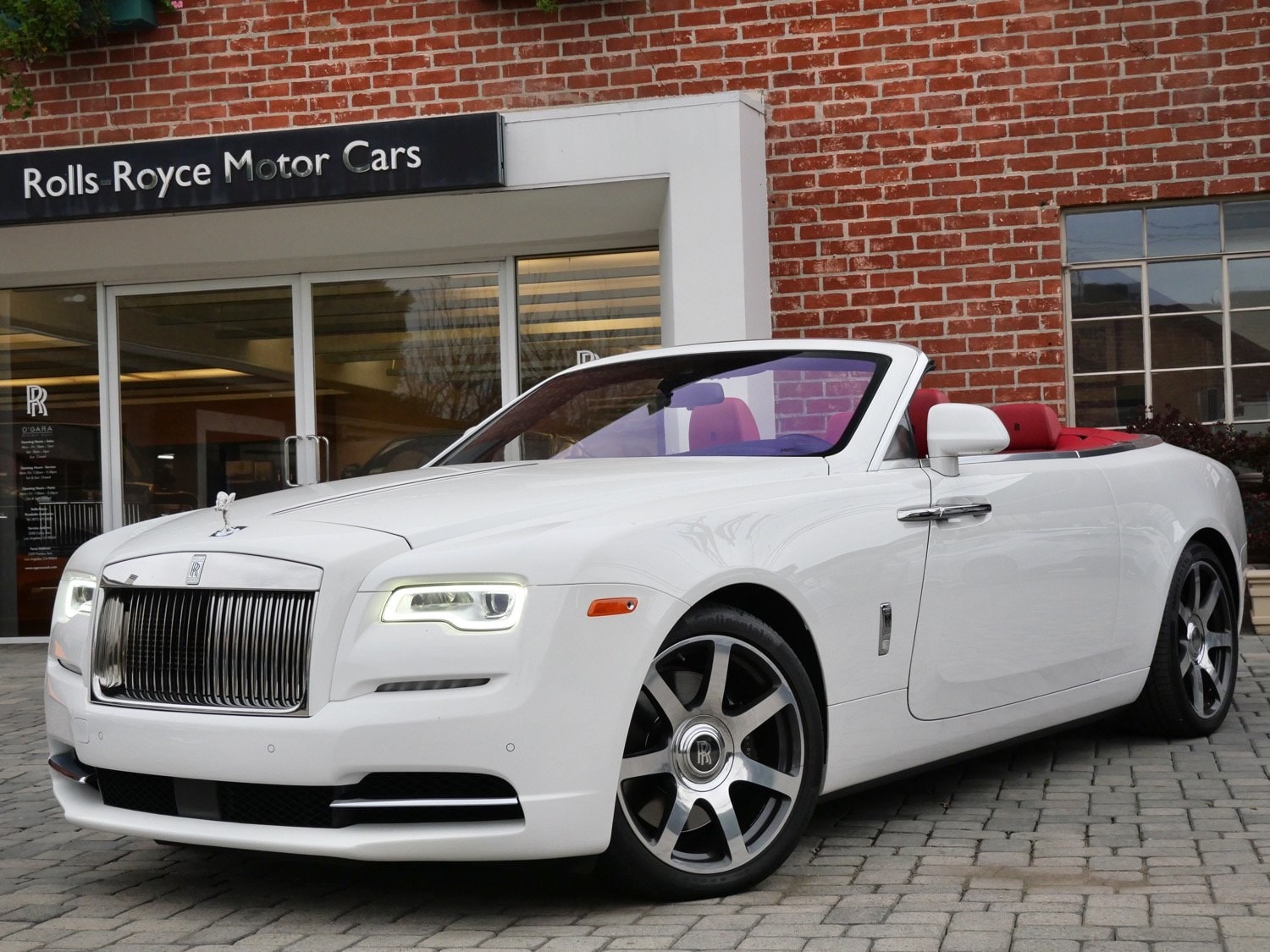 2017 Rolls-Royce Dawn Base's photo