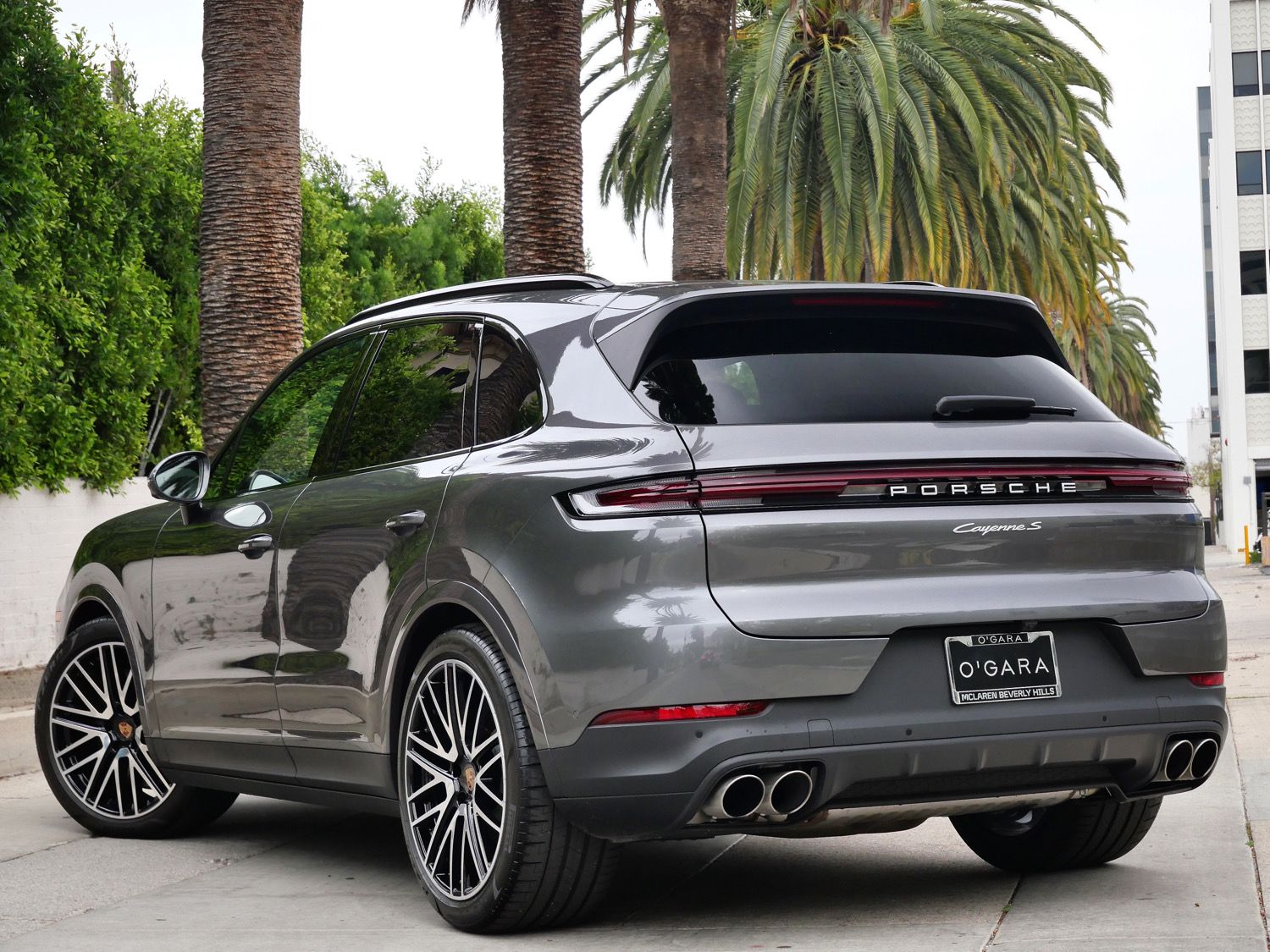 2025 Porsche Cayenne S photo 6