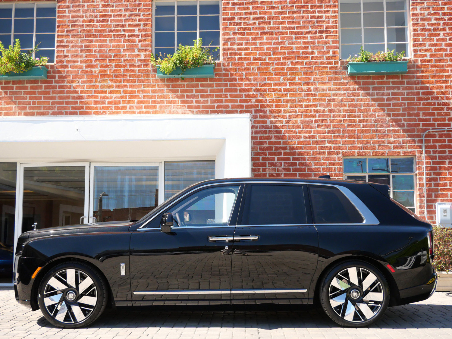 New 2027 Rolls-Royce Cullinan SUV