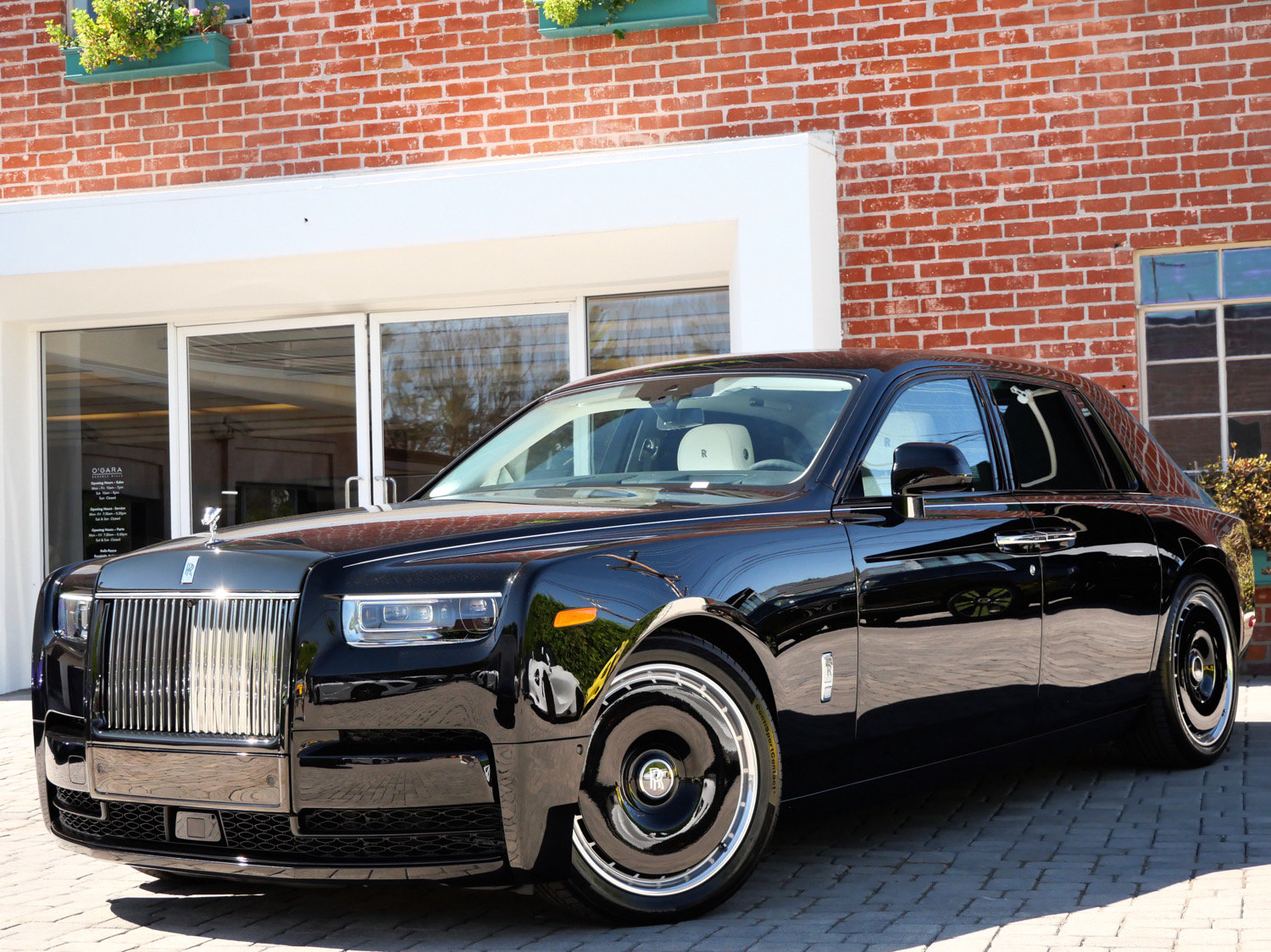 New 2027 Rolls-Royce Phantom Sedan