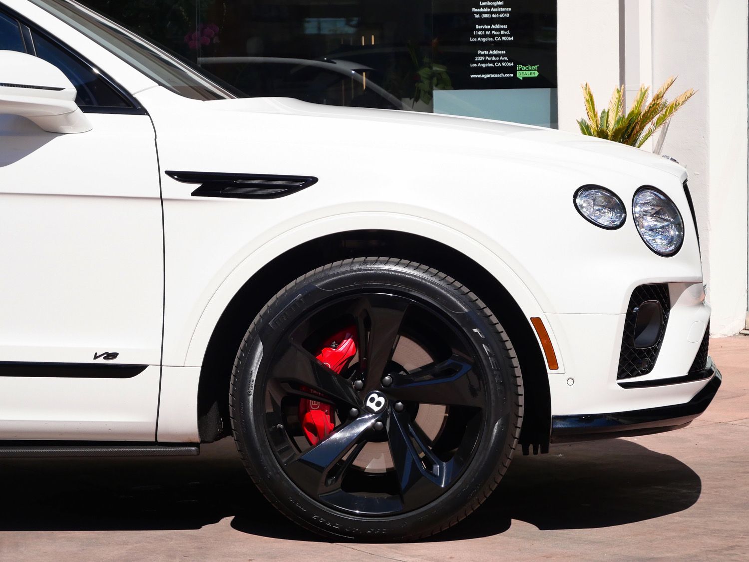 2022 Bentley Bentayga V8 photo 5