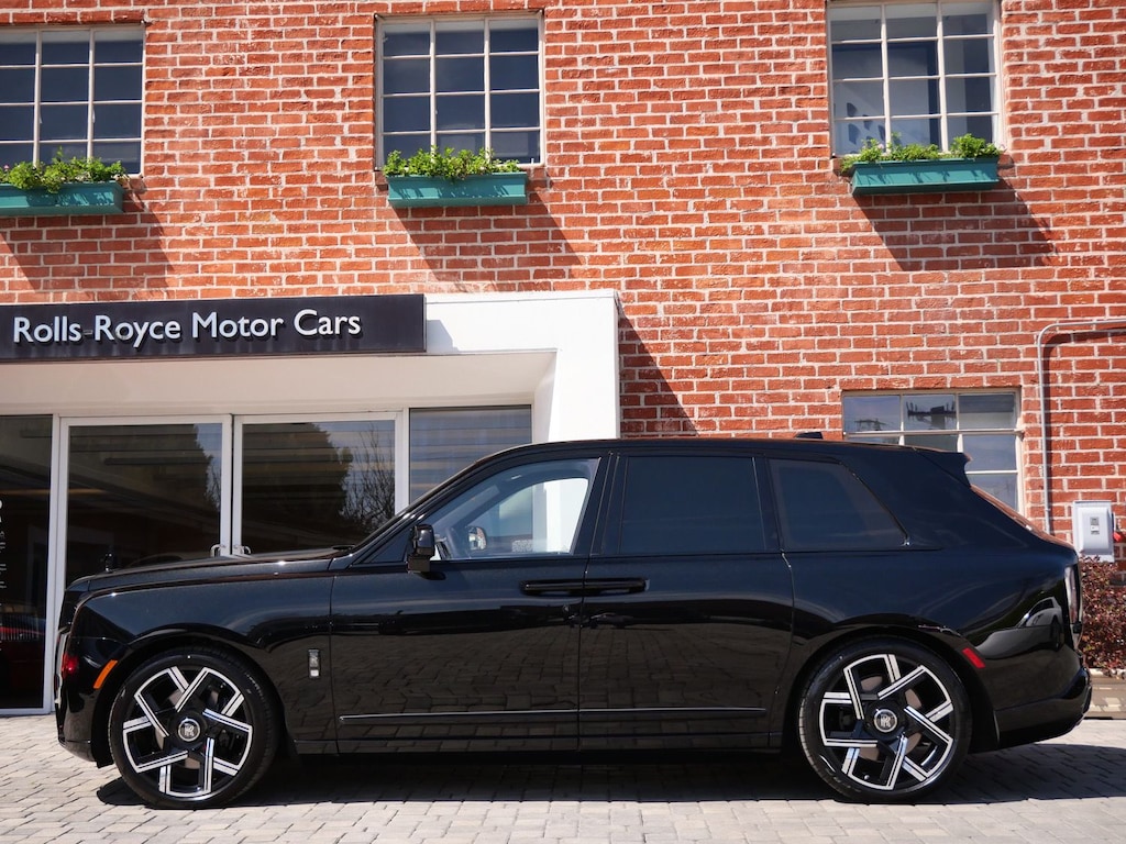 New 2026 Rolls-Royce Black Badge Cullinan SUV