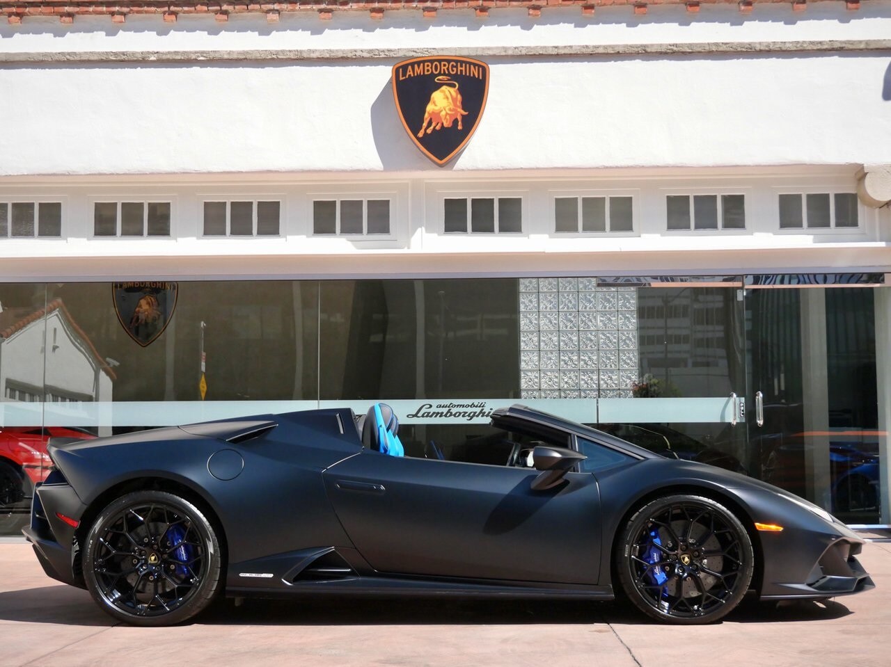 2020 Lamborghini Huracan Evo Spyder photo 2