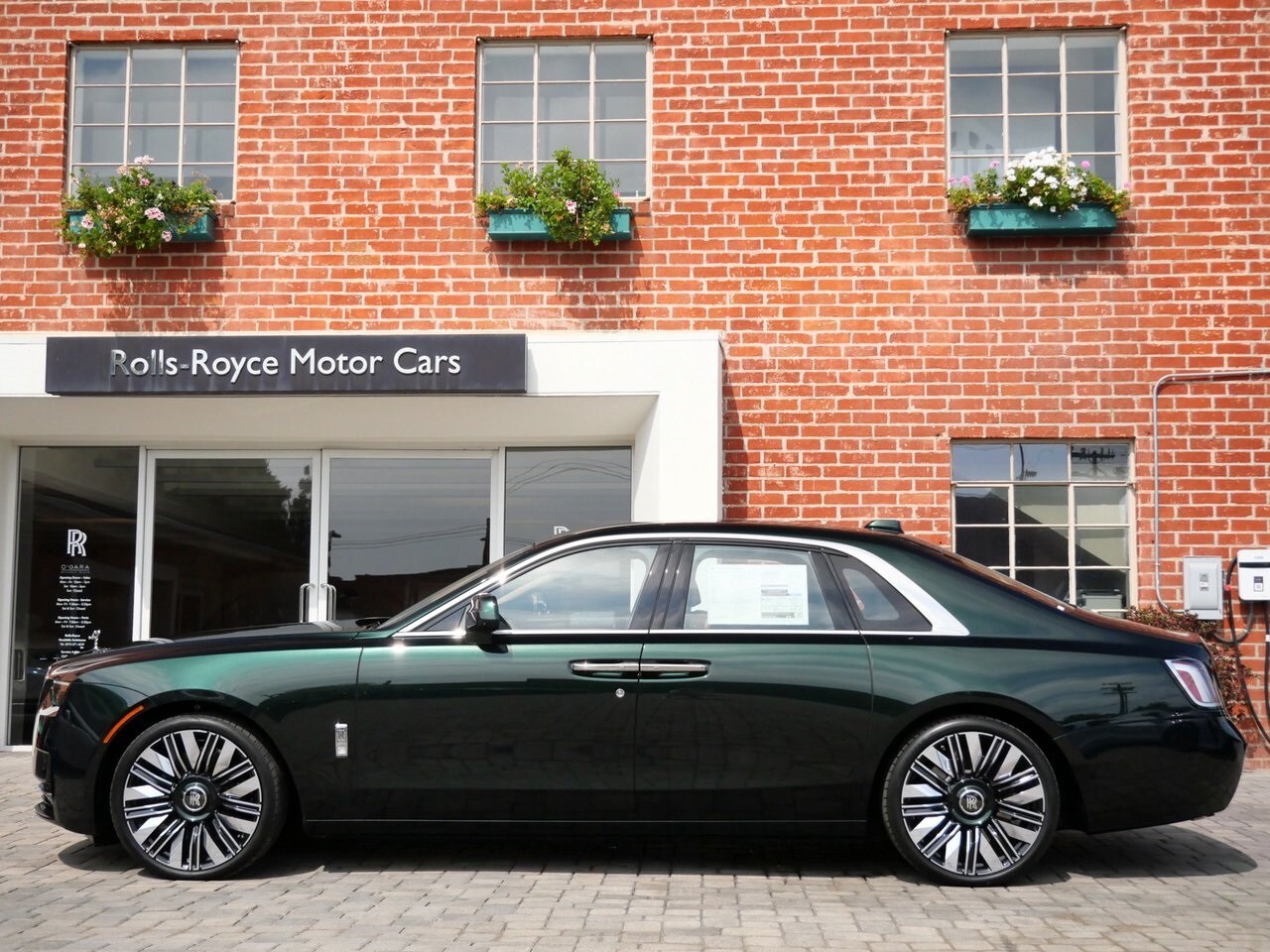 2025 Rolls Royce Ghost RR photo 2