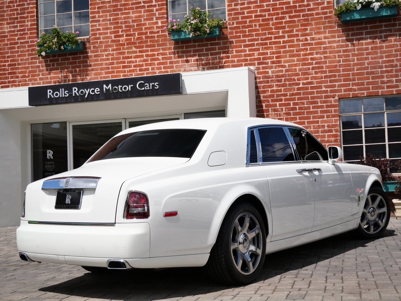 Certified 2014 Rolls-Royce Phantom Base with VIN SCA681S57EUX73086 for sale in Beverly Hills, CA