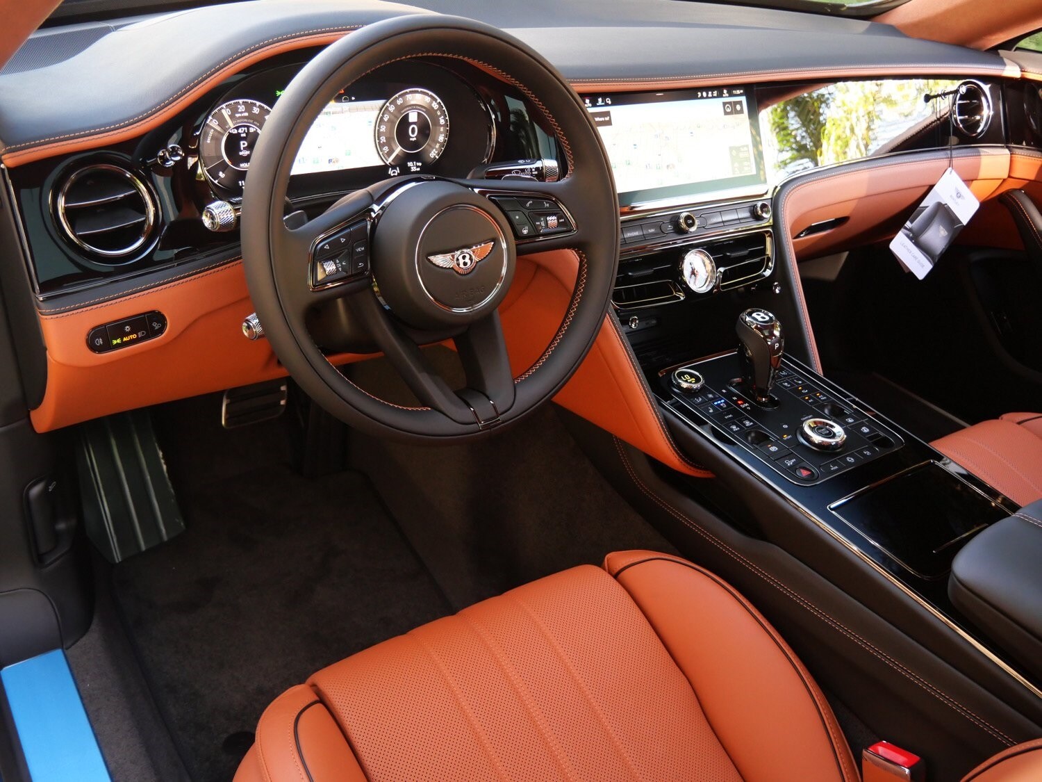 2026 Bentley Flying Spur photo 2