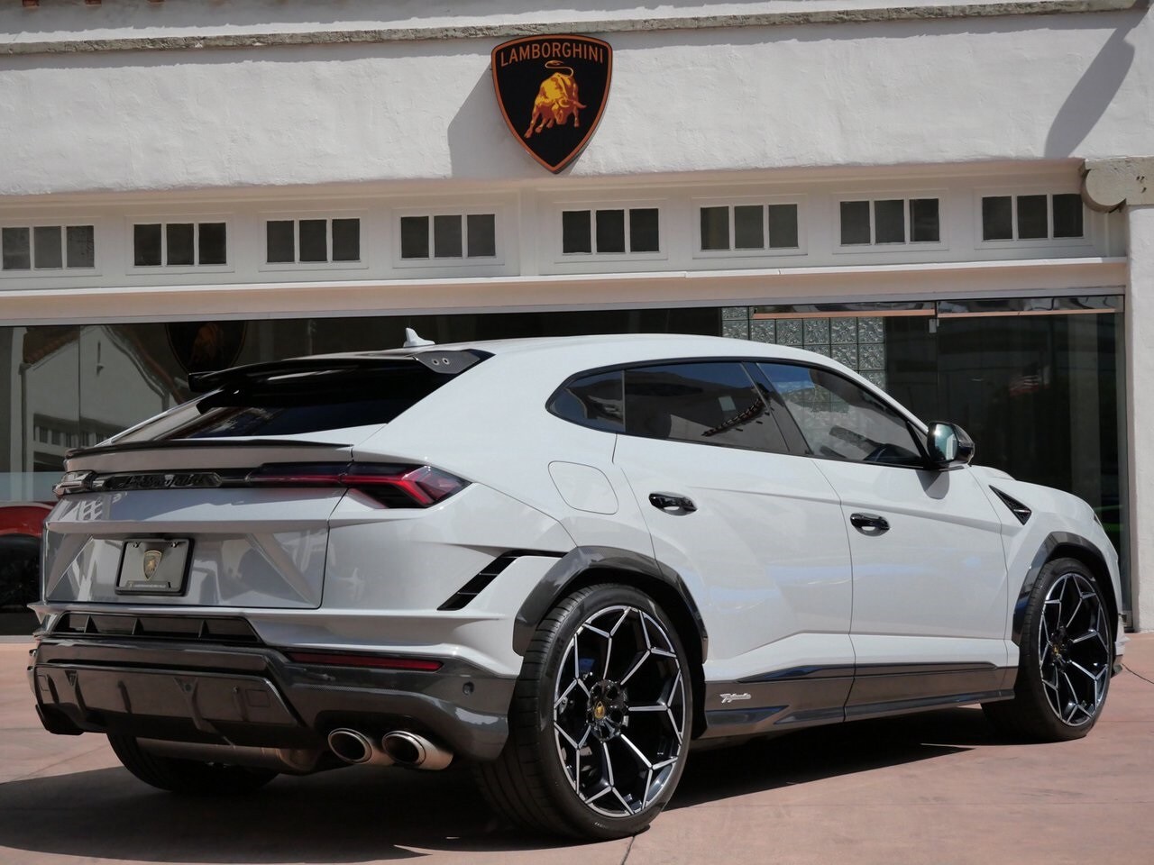 2024 Lamborghini Urus Performante photo 3