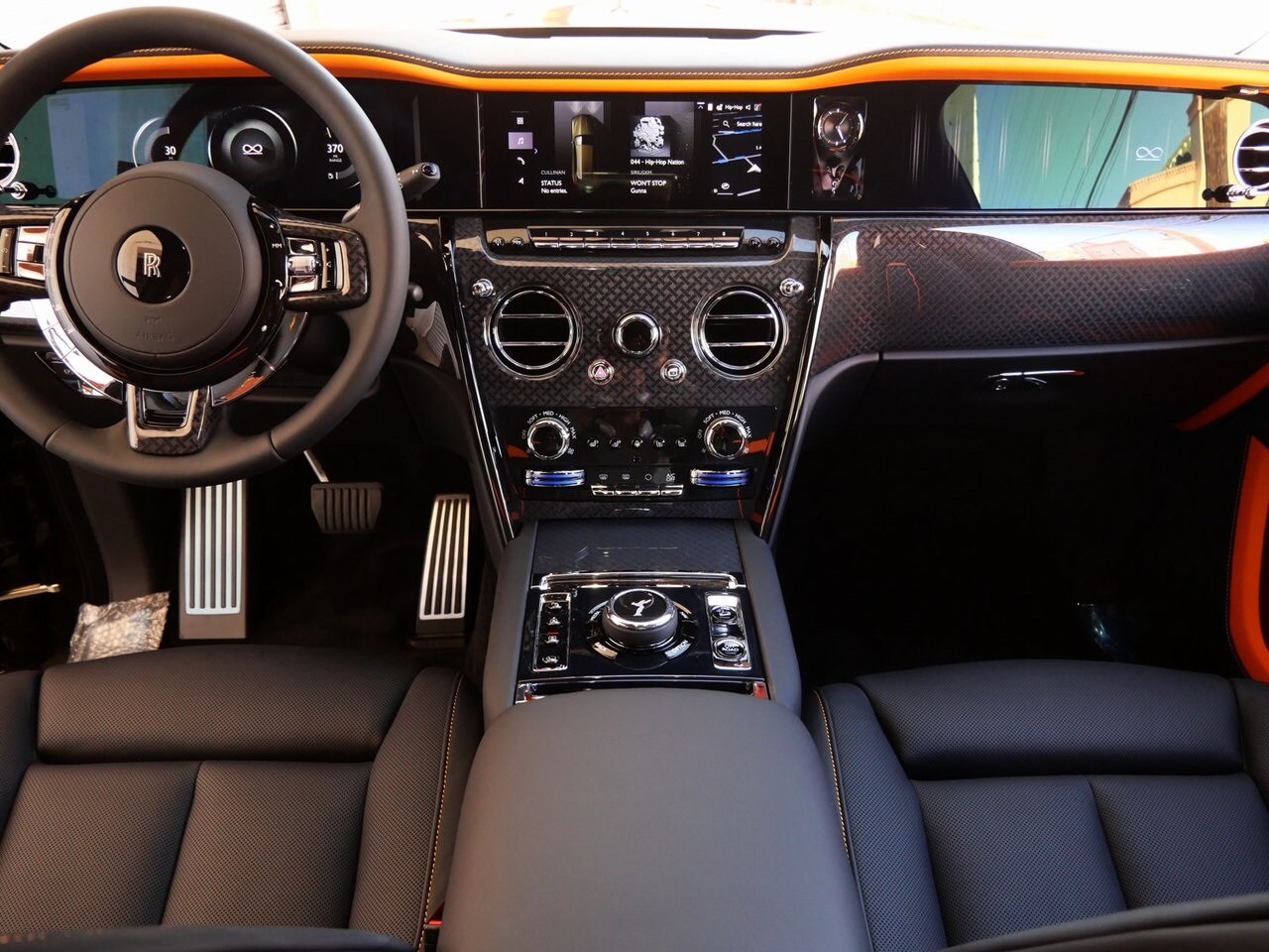 2025 Rolls Royce Cullinan Black Badge photo 4